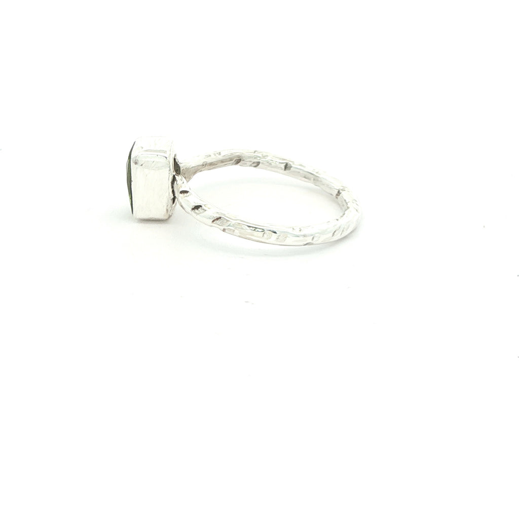 Estate Sterling Silver Peridot Solitaire Ring Size 8