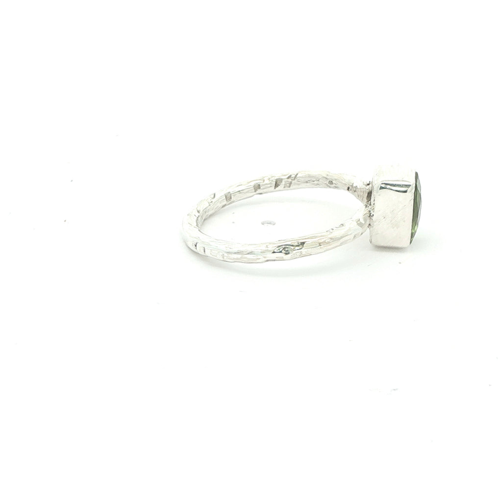 Estate Sterling Silver Peridot Solitaire Ring Size 8