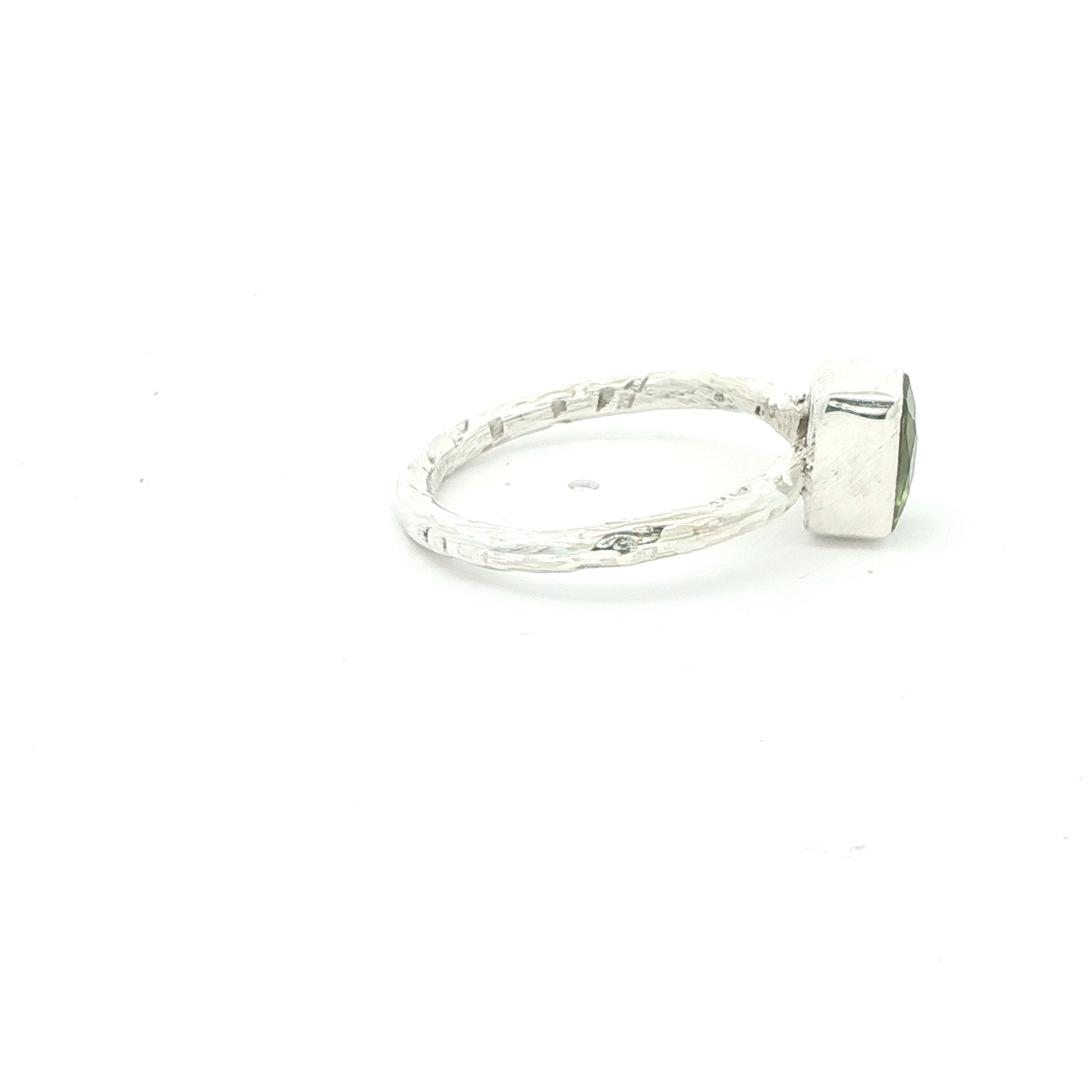 Estate Sterling Silver Peridot Solitaire Ring Size 8