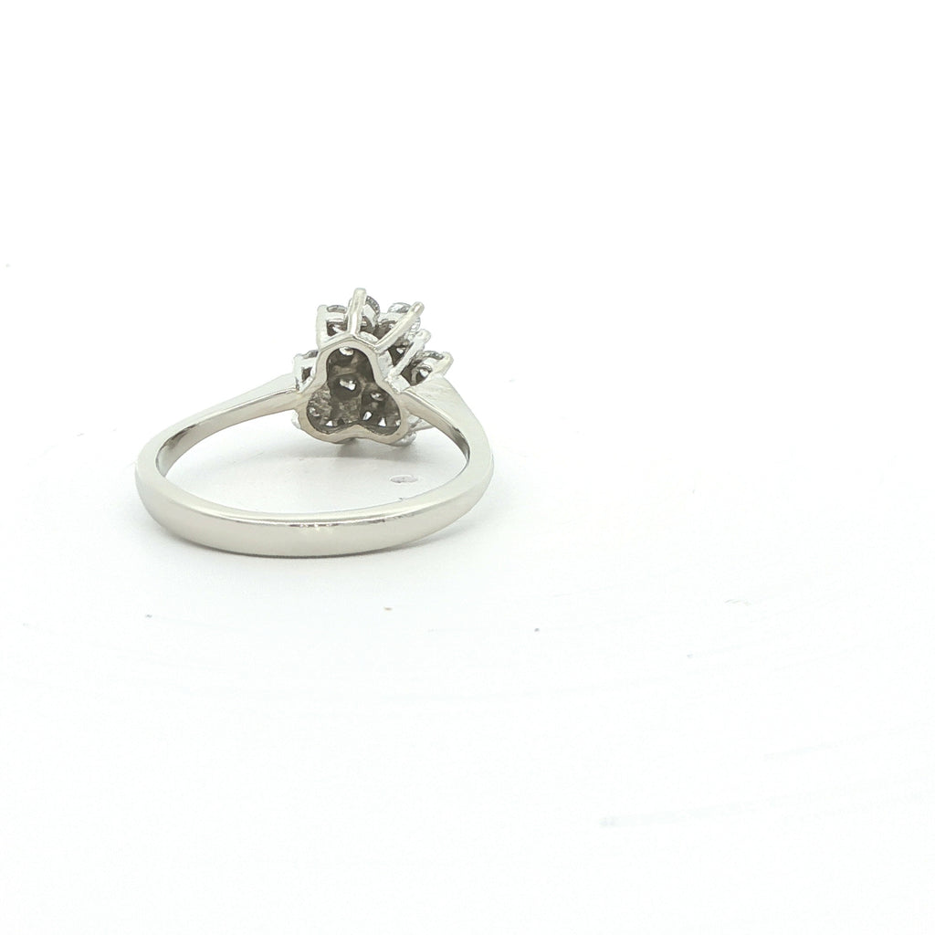 Estate 2000s 14K White Gold Diamond Cluster Ring 1/2 CTW VS1 Size 6.75