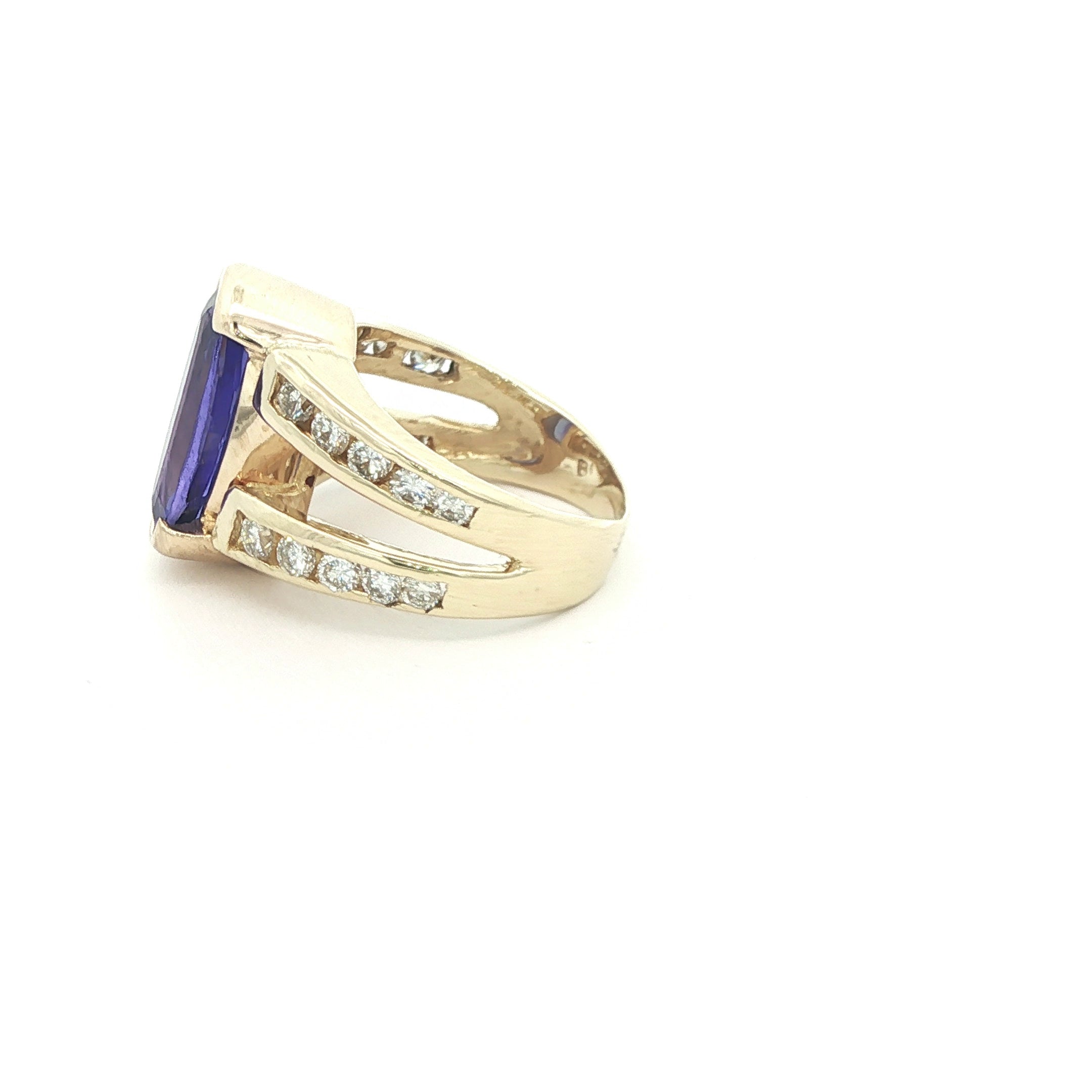 Vintage Estate 14K Yellow Gold Tanzanite Ring – Circa 1980s