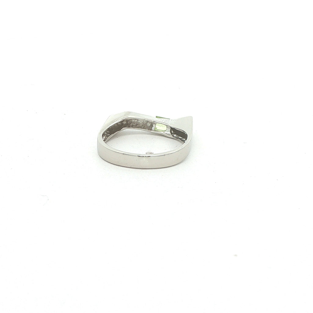 Estate Sterling Silver Geometric Peridot Ring – SZ 6
