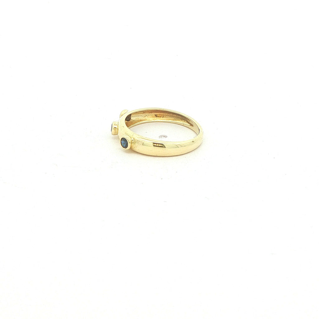 Circa 1980s Vintage 18K Yellow Gold Natural Sapphire Three-Stone Band Ring – Size 4.75