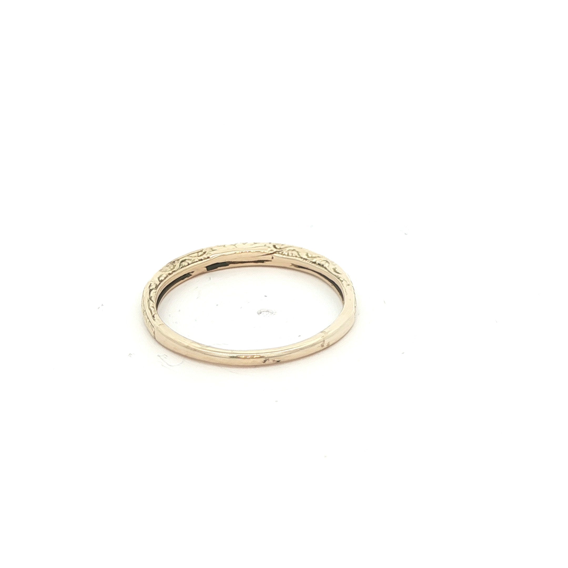 Estate Circa 1925 Art Deco Era 14K Yellow Gold Engraved Band