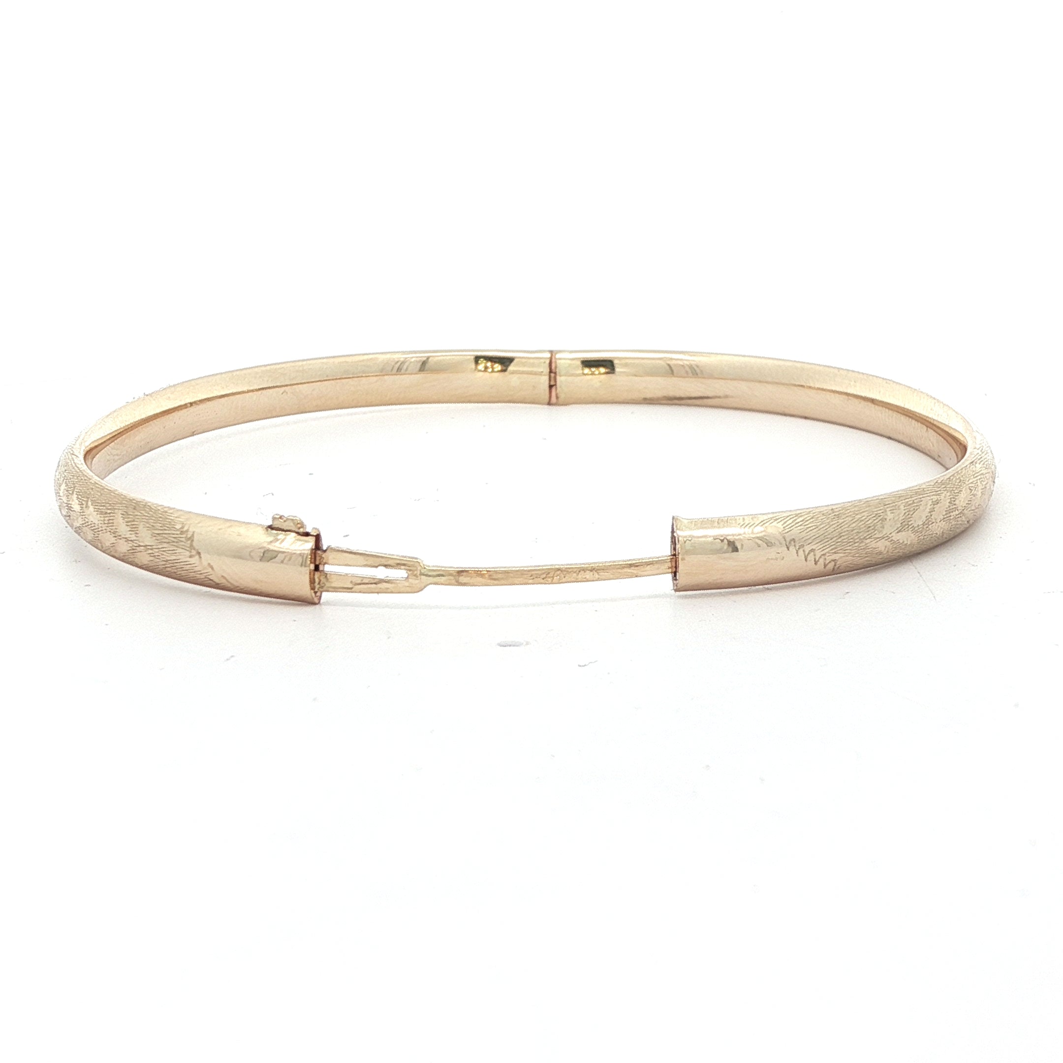 14k Yellow Gold 1970s Leaf Engraved Bangle
