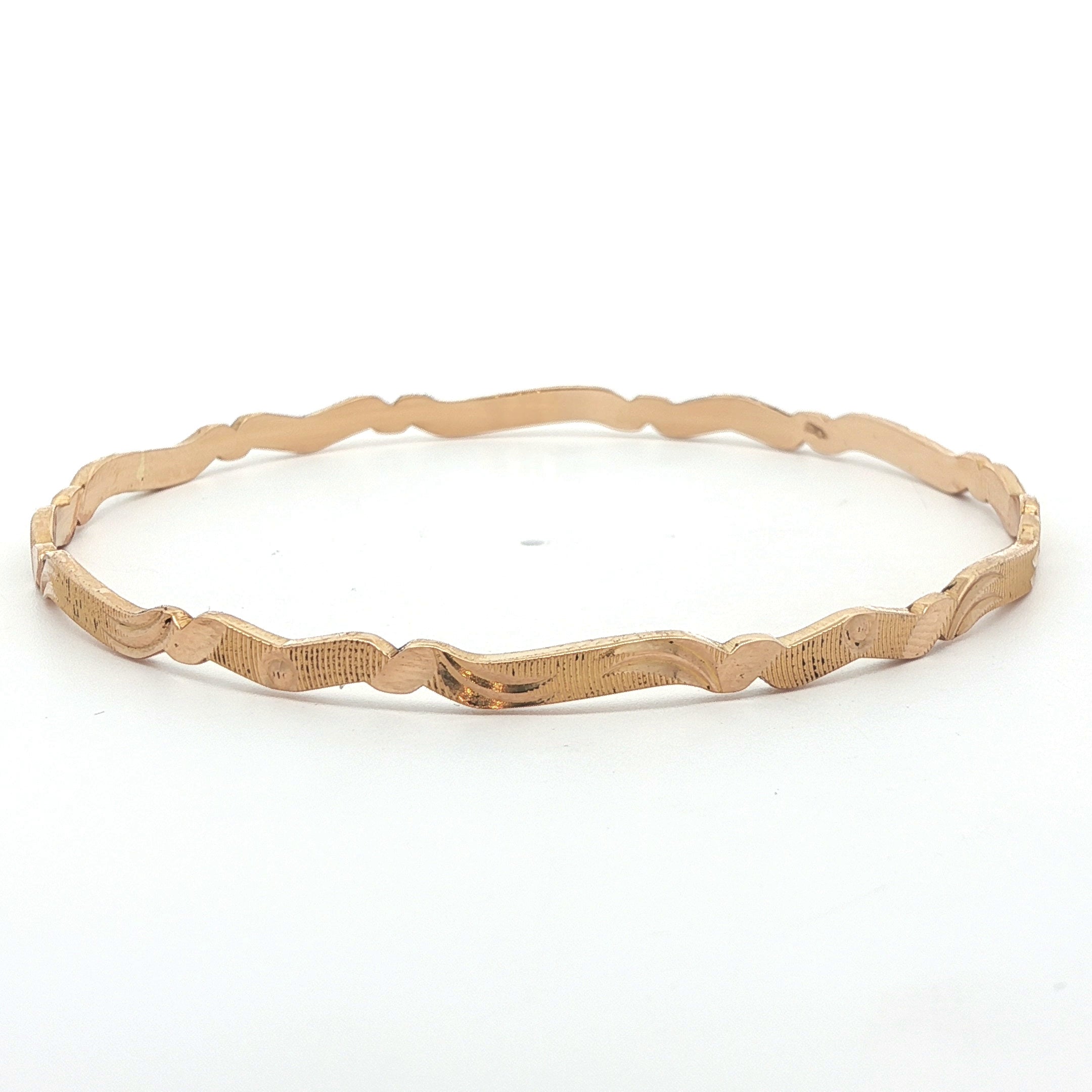 1970s Vintage Estate 21K Yellow Gold Hand-Engraved Bangle