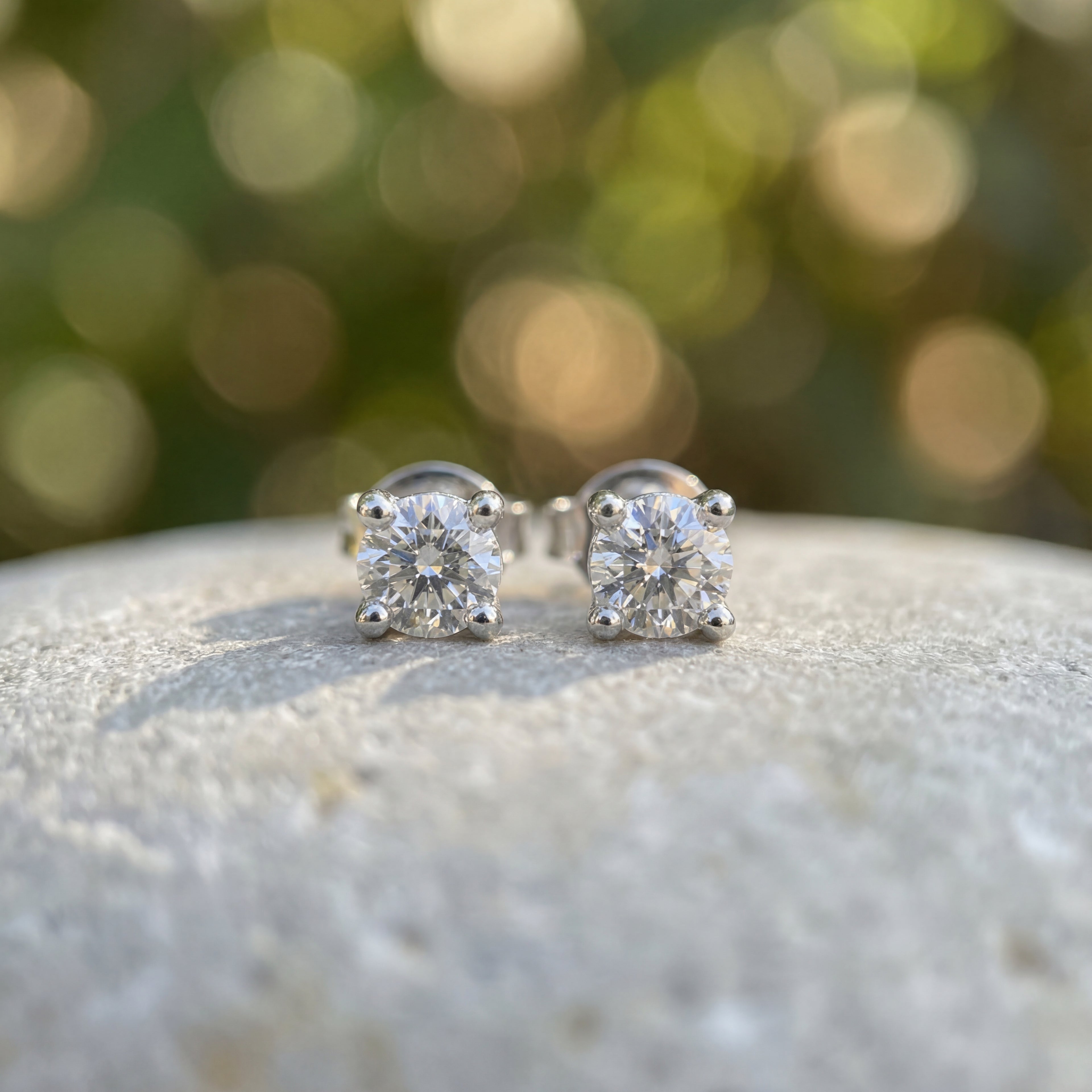 14K White Gold Diamond Stud Earrings - 0.30 CTW VS1 FG Color