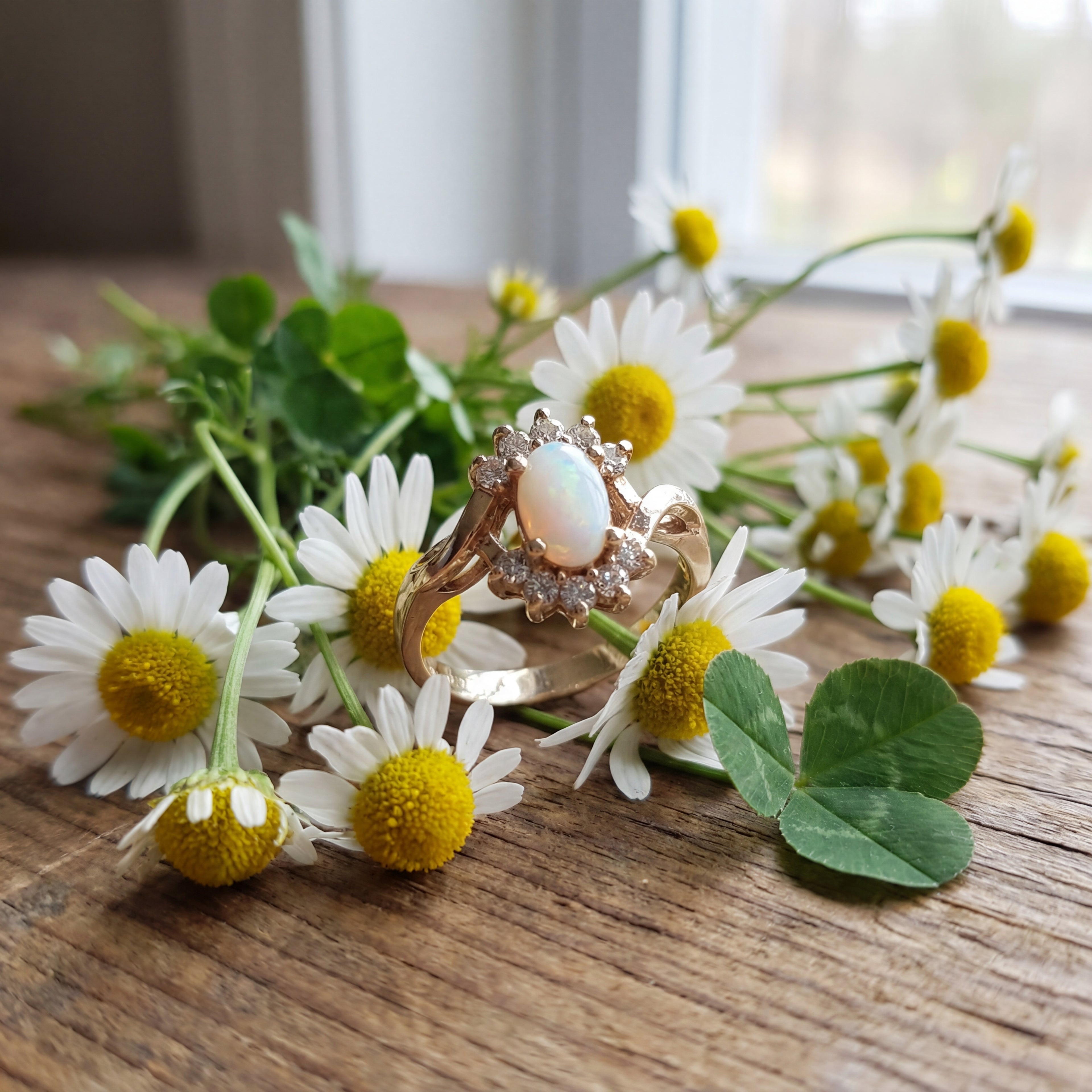 Estate Vintage 14K Yellow Gold Natural Opal and Diamond Ring