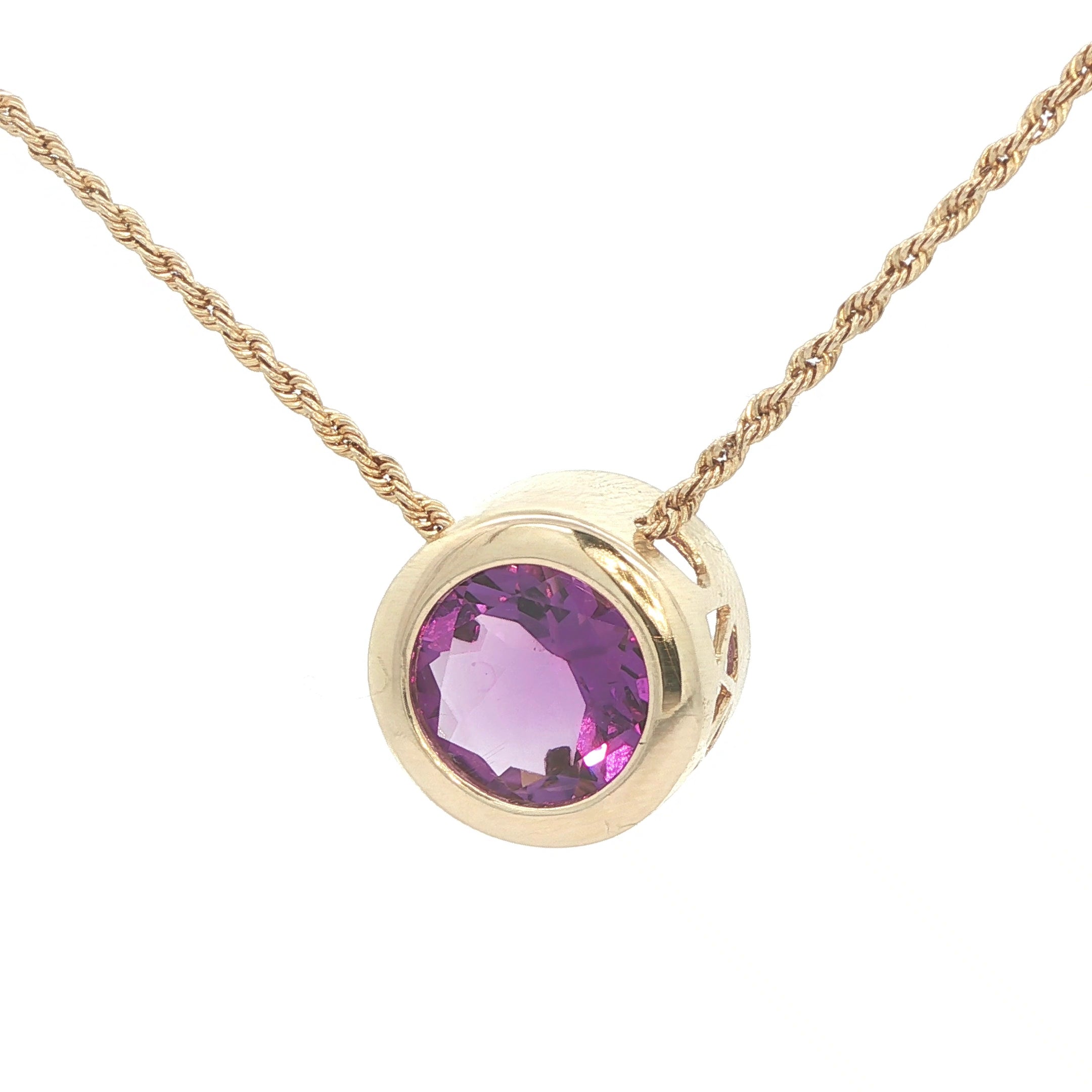 Estate 1990s 14K Yellow Gold Round AAA Amethyst Pendant Raspberry Color – Approx. 3.30 Carats