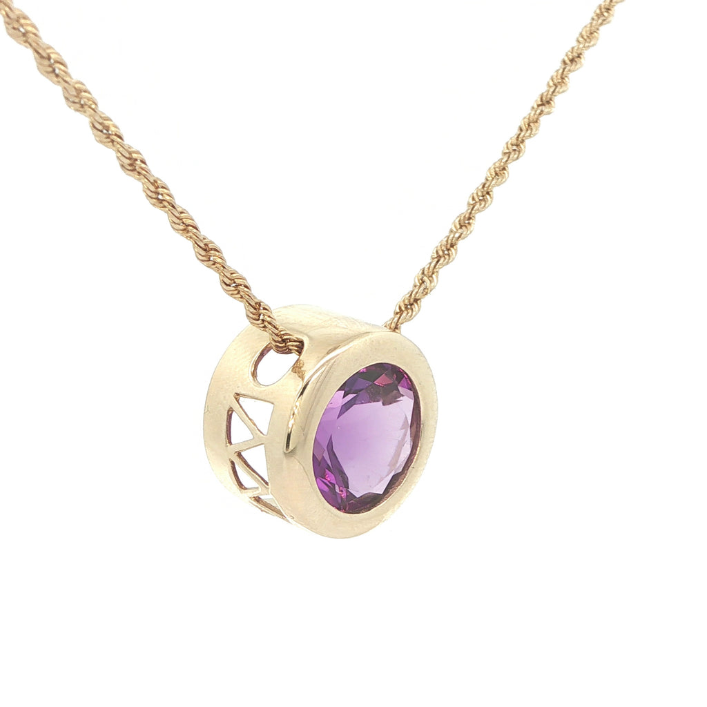 Estate 1990s 14K Yellow Gold Round AAA Amethyst Pendant Raspberry Color – Approx. 3.30 Carats