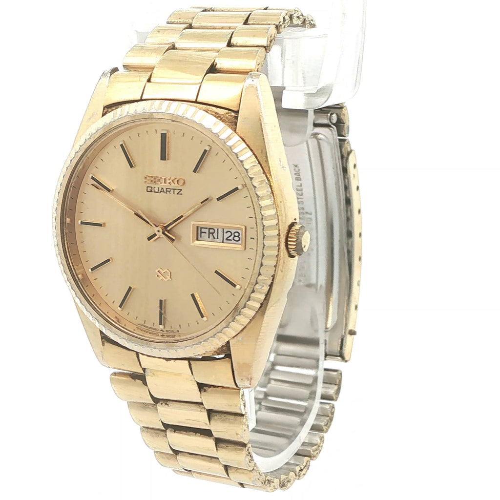 Vintage 1983 Seiko Quartz Day-Date Gold Tone Watch Ref 5Y23-8040 For Repair or Parts