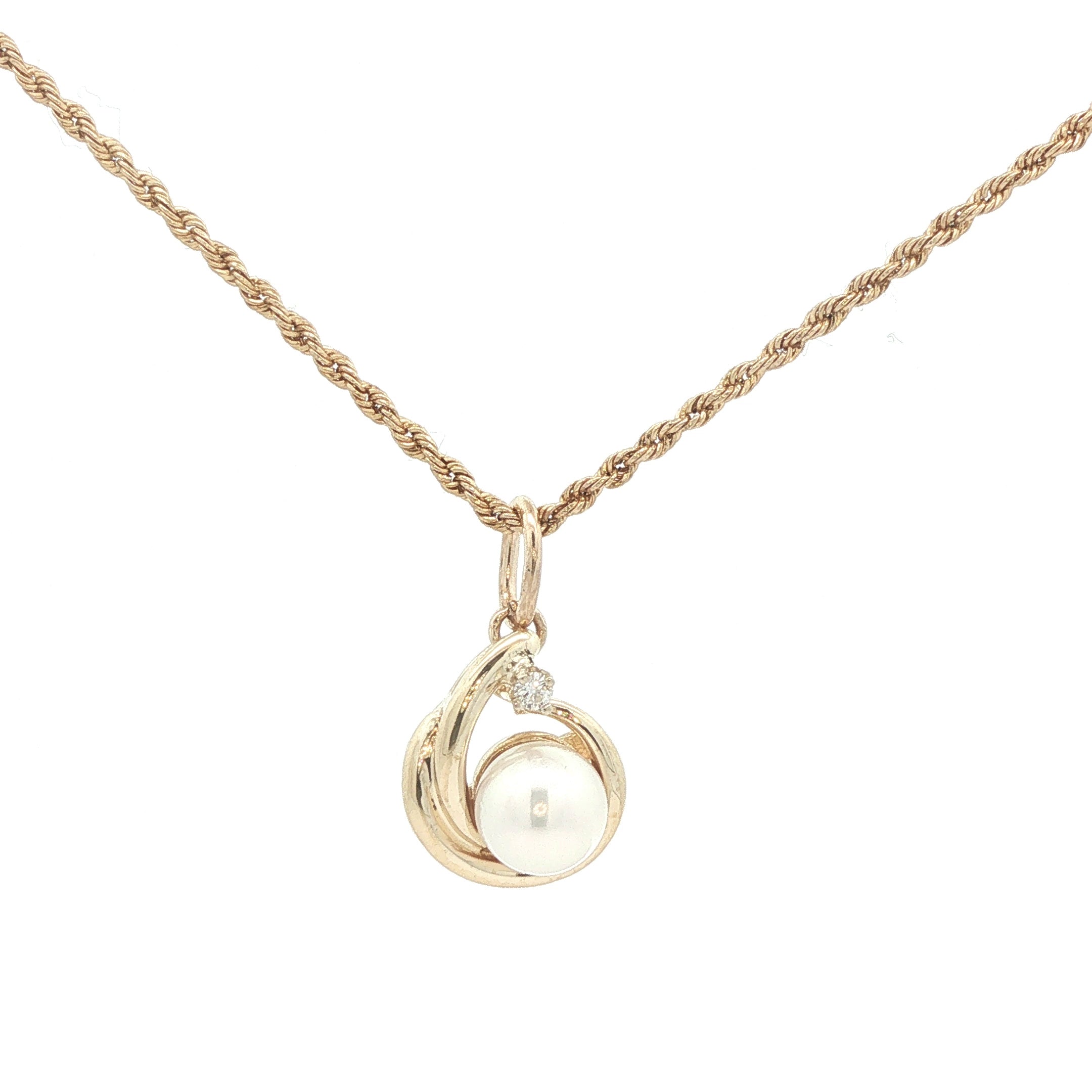 Estate Contemporary 14K Yellow Gold Cultured Pearl and Natural Diamond Accent Pendant