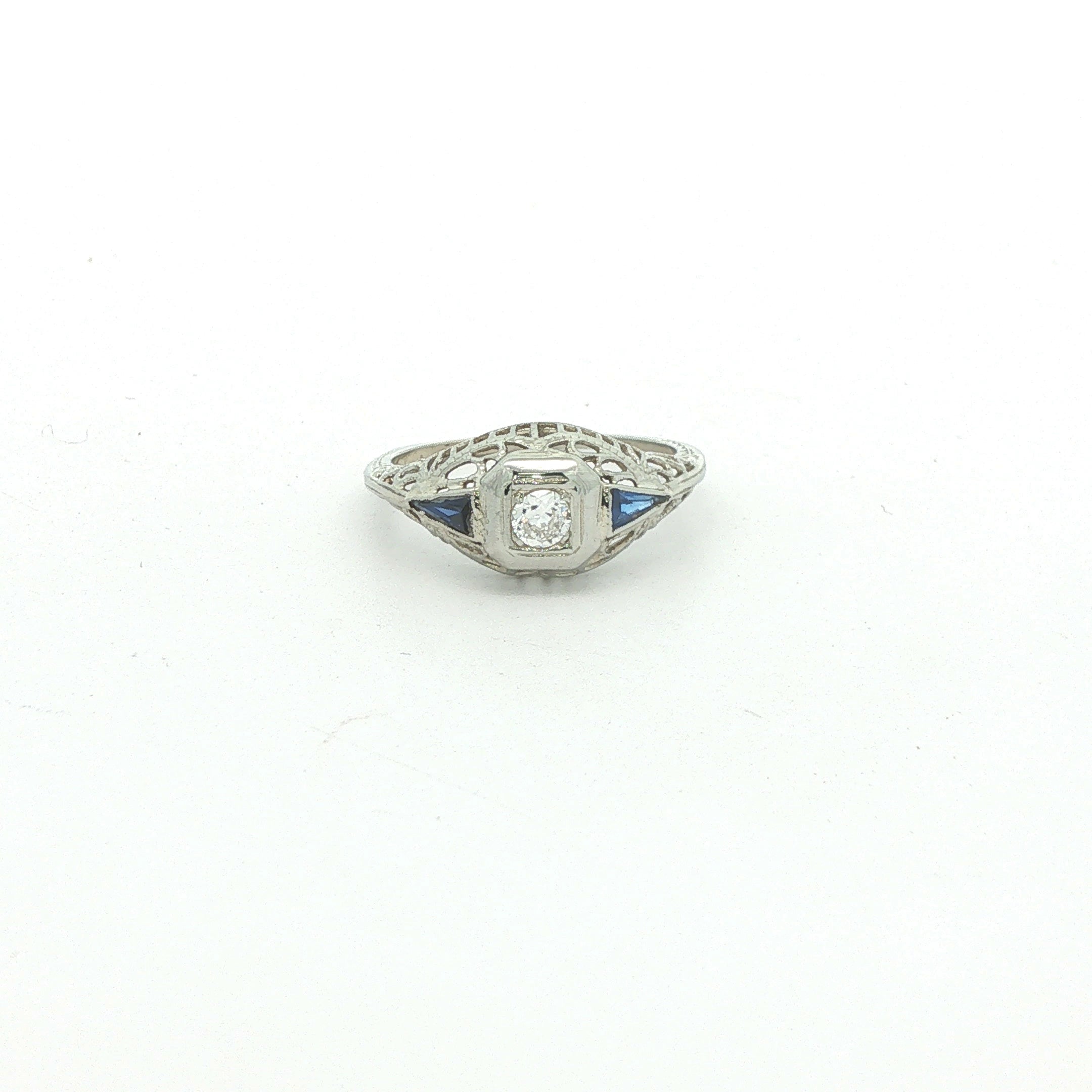 Estate 18K White Gold Art Deco Natural Diamond & Sapphire Filigree Ring Size 4.5 | c. 1920s–1930s