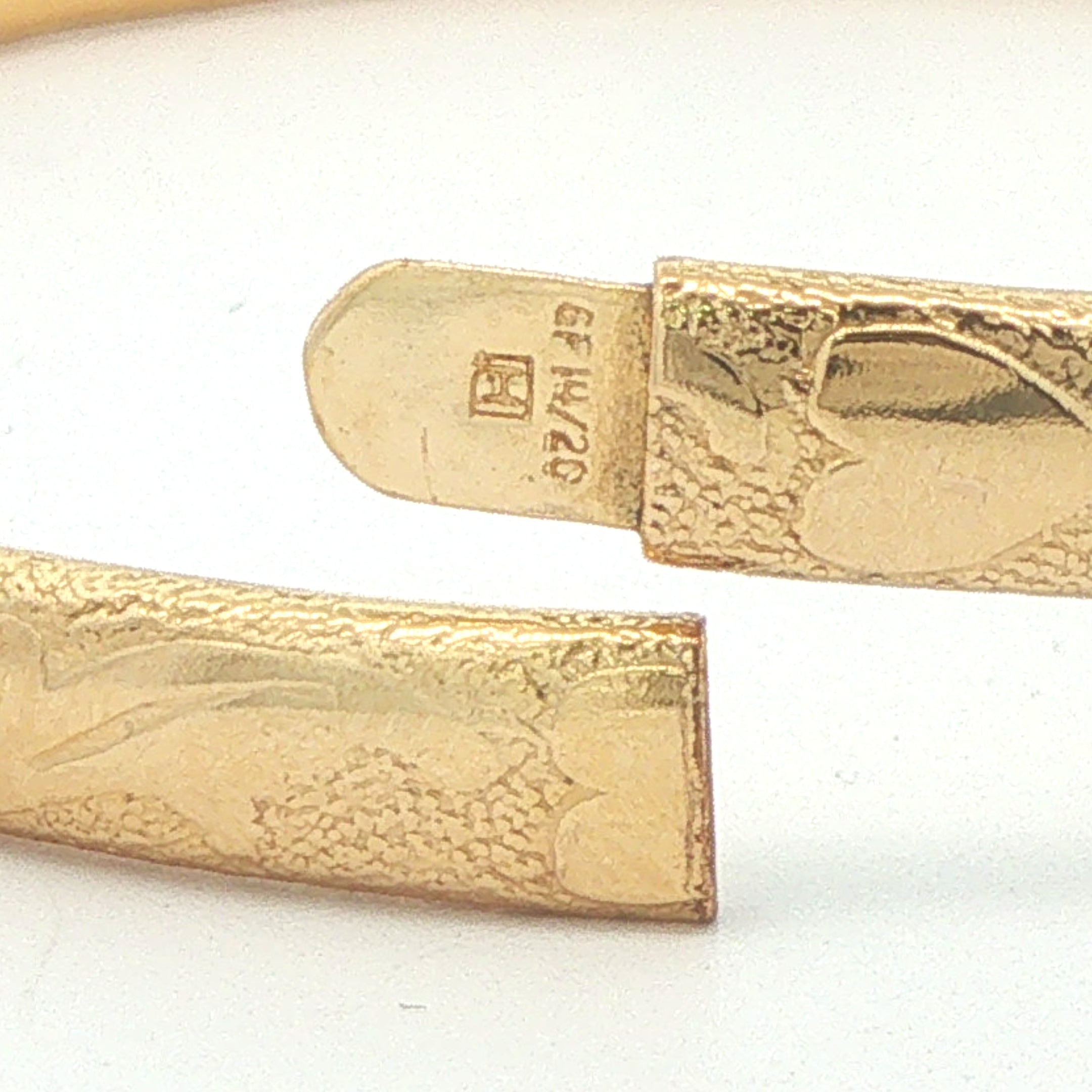 Circa 1950s–1960s Estate Child's Gold Filled Engraved Floral Bangle Bracelet 55mm x 2.3mm