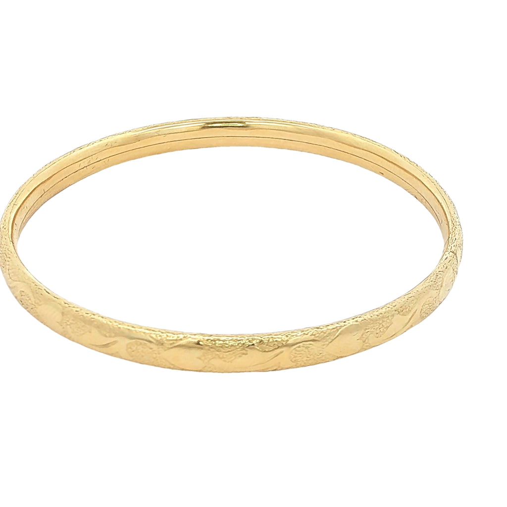 Circa 1950s–1960s Estate Child's Gold Filled Engraved Floral Bangle Bracelet 55mm x 2.3mm