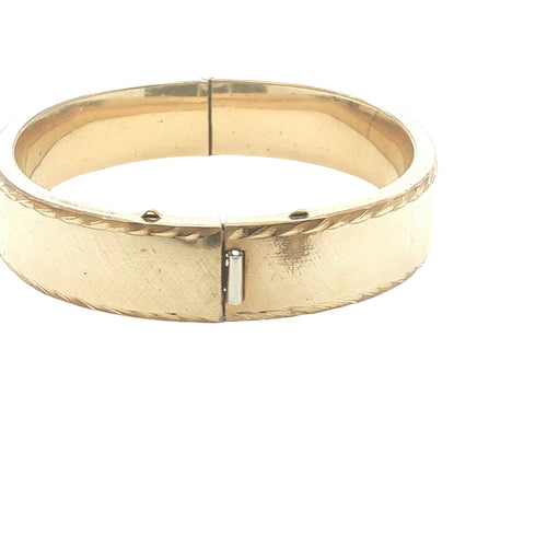 Circa 1960s Vintage Estate 1/20 12K Gold Filled Textured Hinged Bangle Bracelet 61 x 53mm