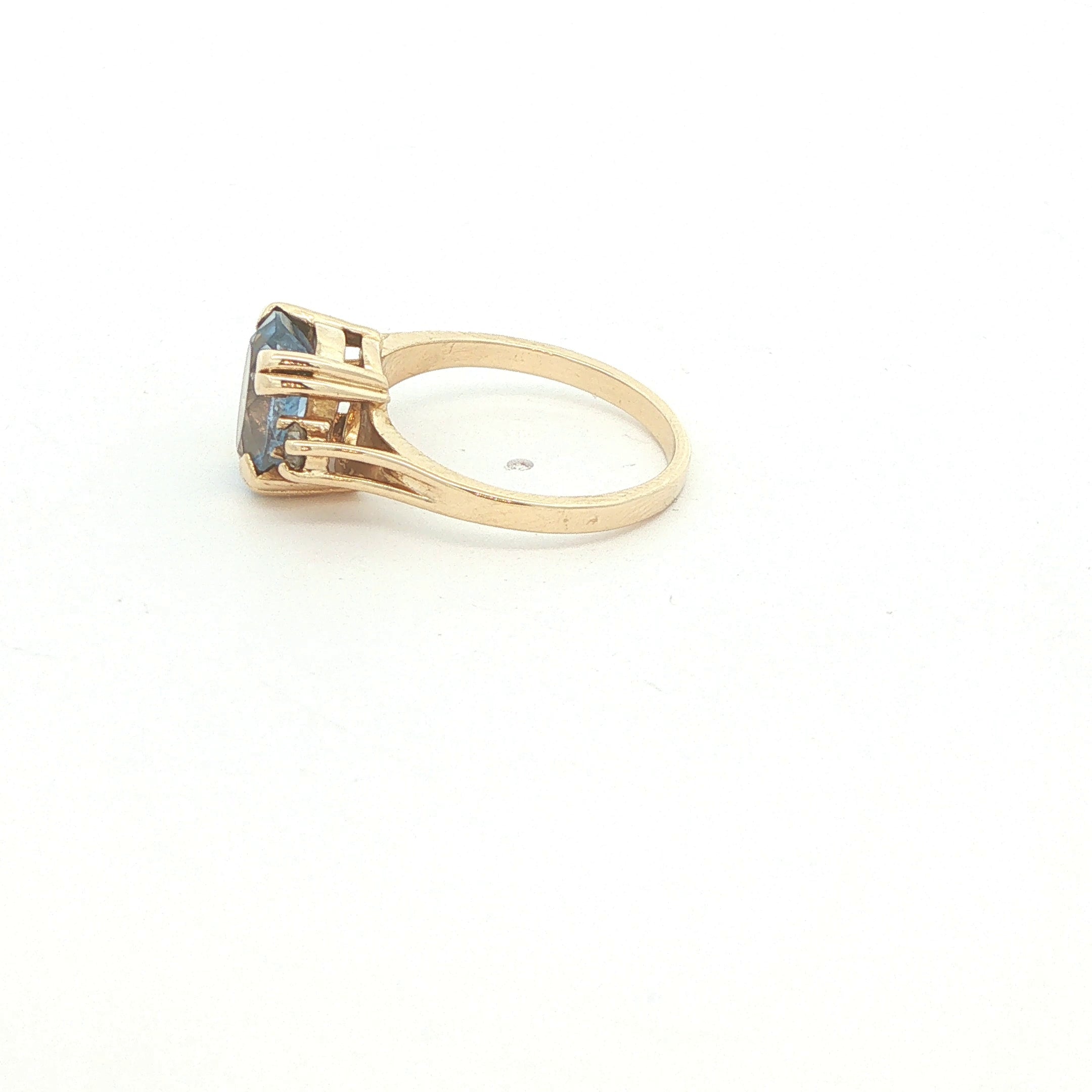 Circa 1950s Approx. 2.5 CT Natural Aquamarine & Mine-Cut Diamond 14K Gold Ring