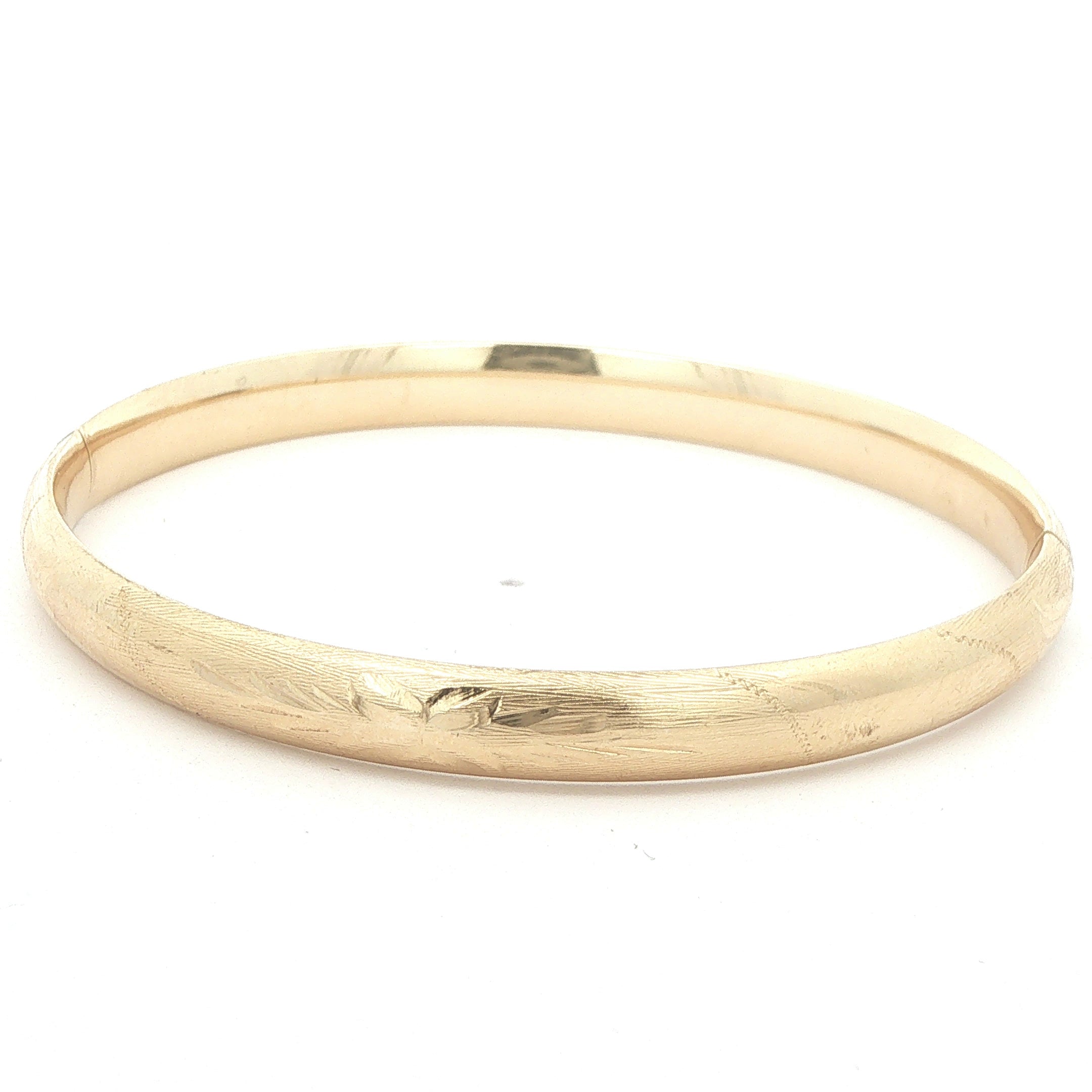 Vintage 14K Yellow Gold Engraved Hinged Bangle Bracelet 6.2mm