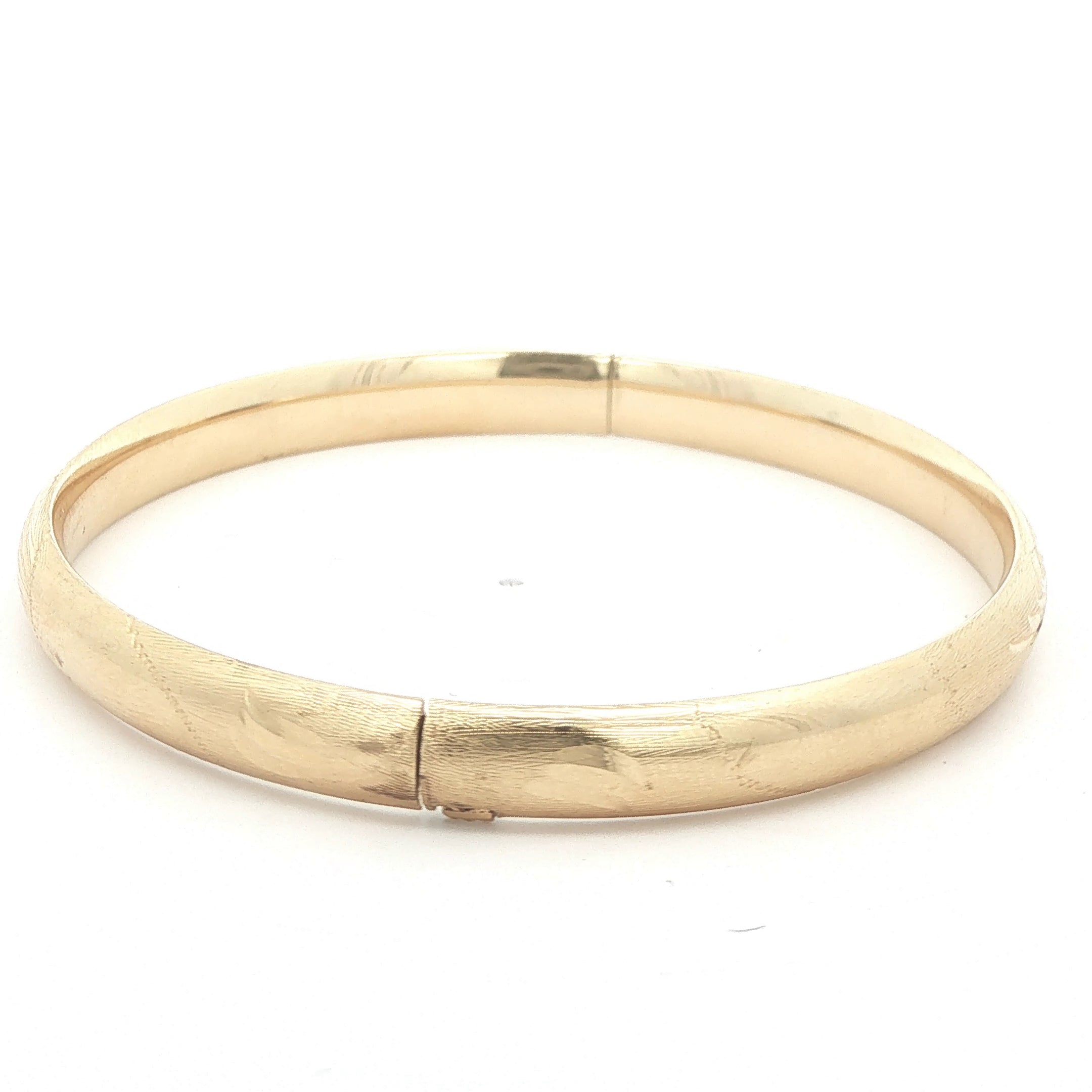 Vintage 14K Yellow Gold Engraved Hinged Bangle Bracelet 6.2mm