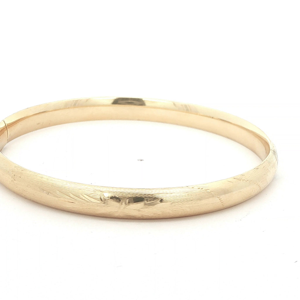 Vintage 14K Yellow Gold Engraved Hinged Bangle Bracelet 6.2mm