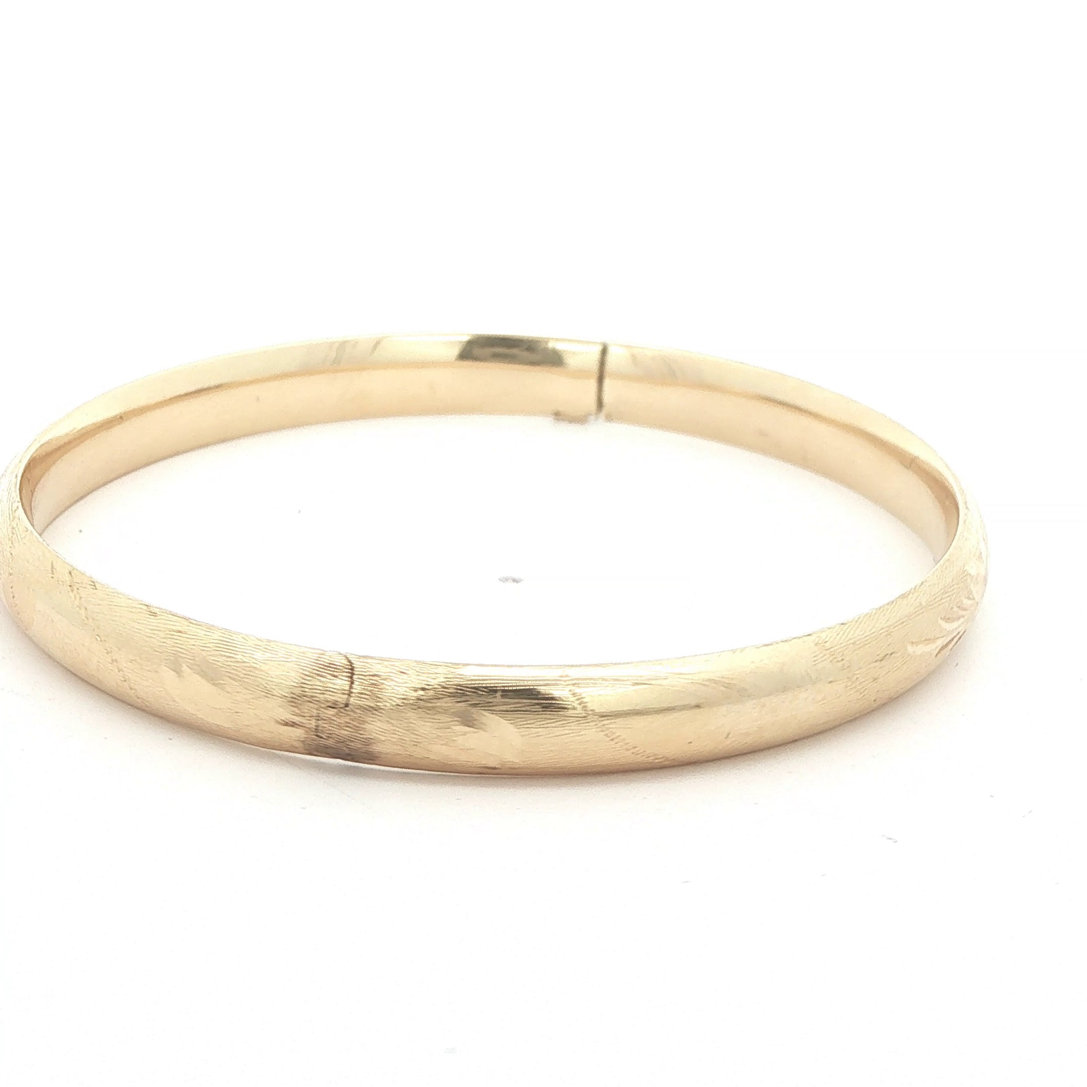 Vintage 14K Yellow Gold Engraved Hinged Bangle Bracelet 6.2mm