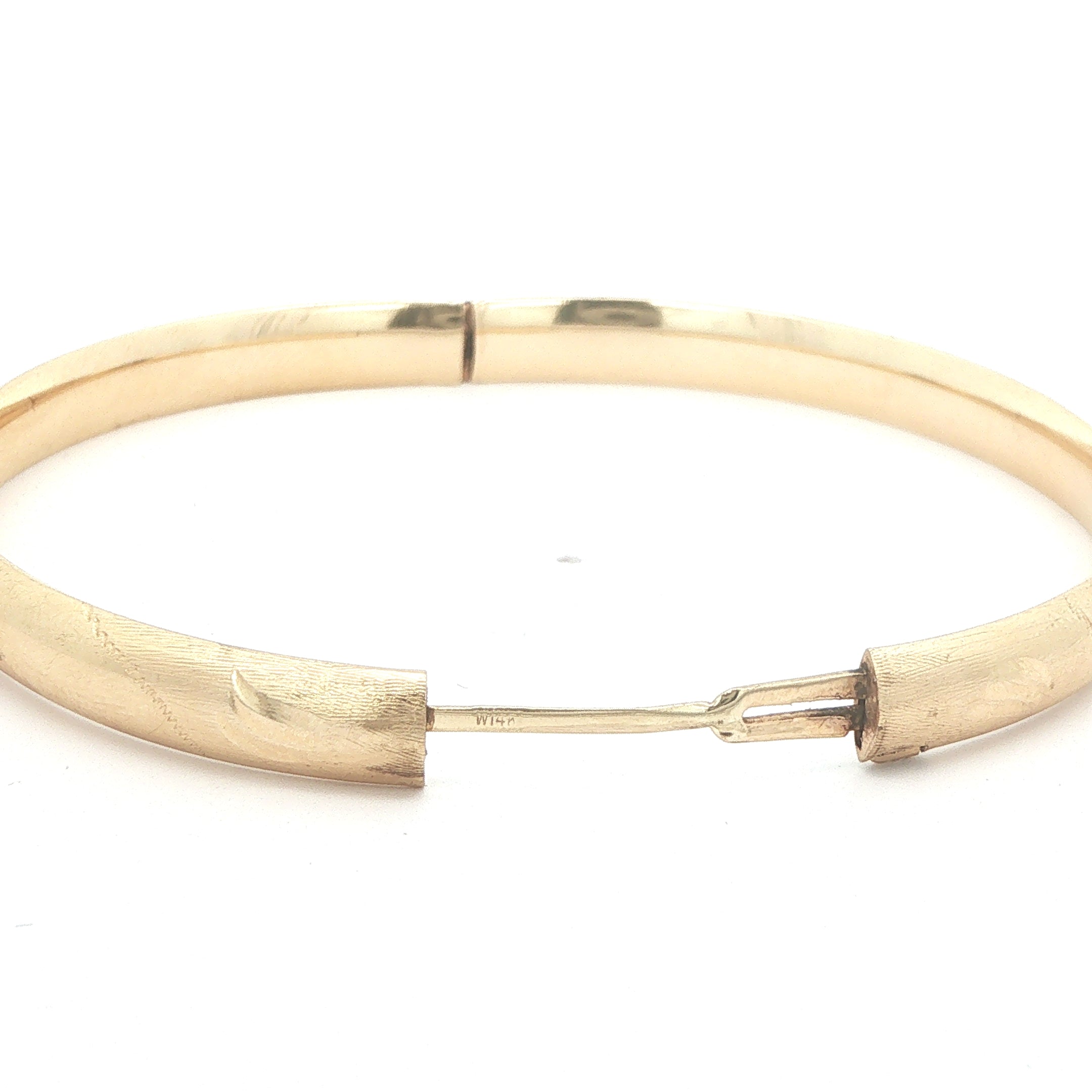 Vintage 14K Yellow Gold Engraved Hinged Bangle Bracelet 6.2mm