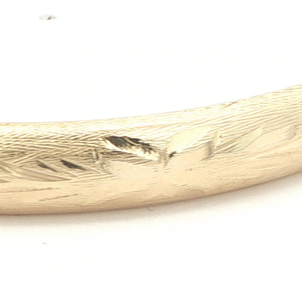 Vintage 14K Yellow Gold Engraved Hinged Bangle Bracelet 6.2mm
