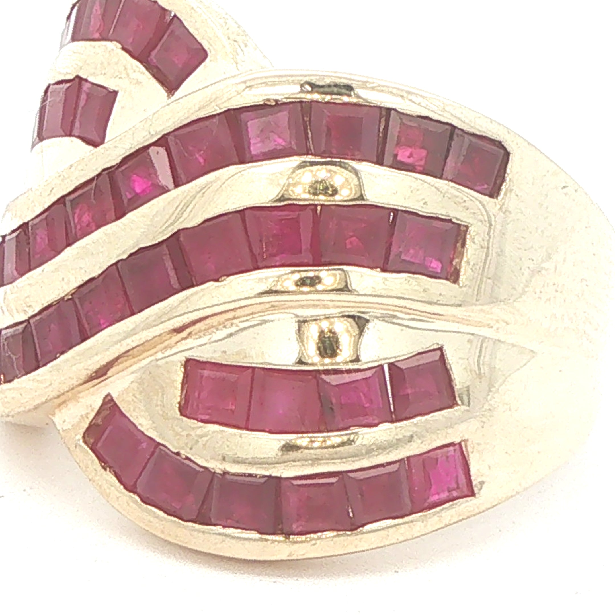 Vintage 1990s 14K Yellow Gold Natural Ruby Crossover Ring 1.00 CTW Size 8.50