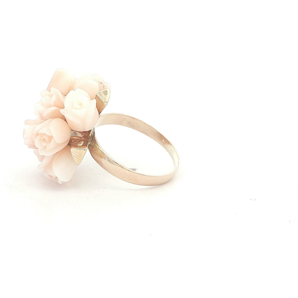 Circa 1960s 10K Yellow Gold Natural Coral Flower Cluster Ring – Size 5.50