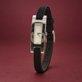 Estate Vintage Gucci Swiss Quartz Rectangle Wristwatch 33mm White Dial with Original Genuine Leather Band