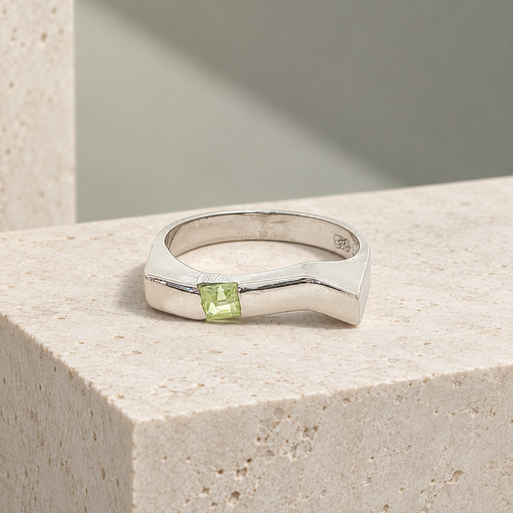 Estate Sterling Silver Geometric Peridot Ring – SZ 6