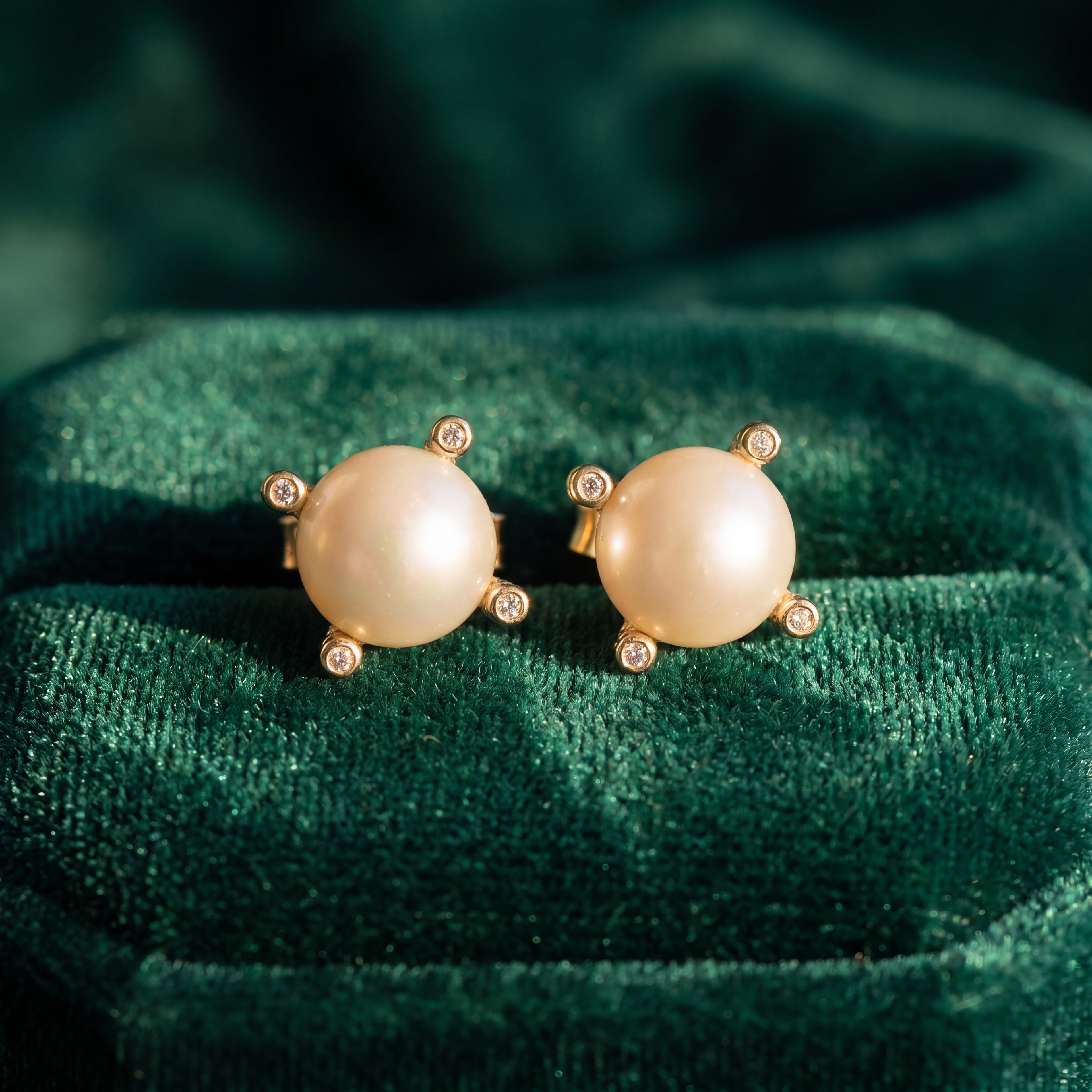 ESTATE David Yurman 18K Yellow Gold Pearl and Diamond Crossover Stud Earrings