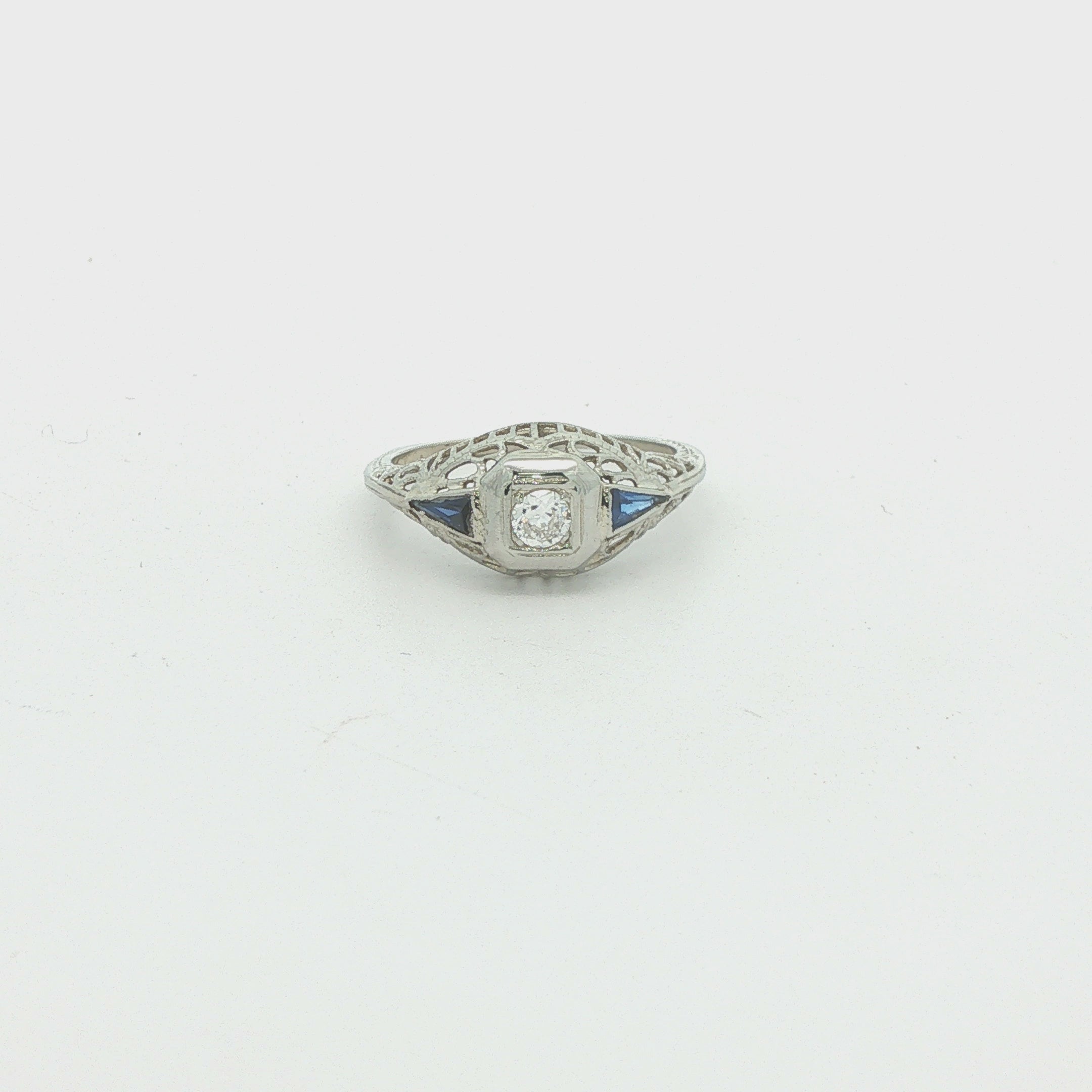 Estate 18K White Gold Art Deco Natural Diamond & Sapphire Filigree Ring Size 4.5 | c. 1920s–1930s