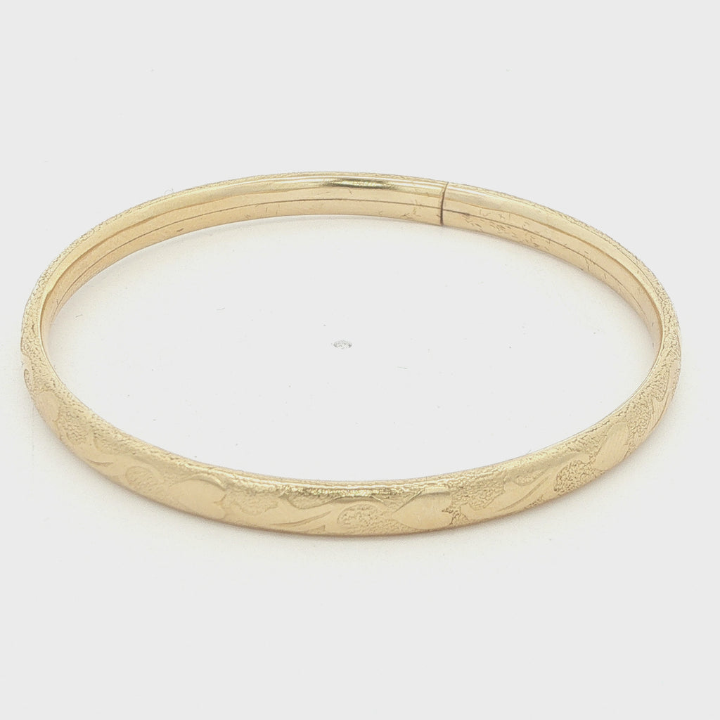 Circa 1950s–1960s Estate Child's Gold Filled Engraved Floral Bangle Bracelet 55mm x 2.3mm