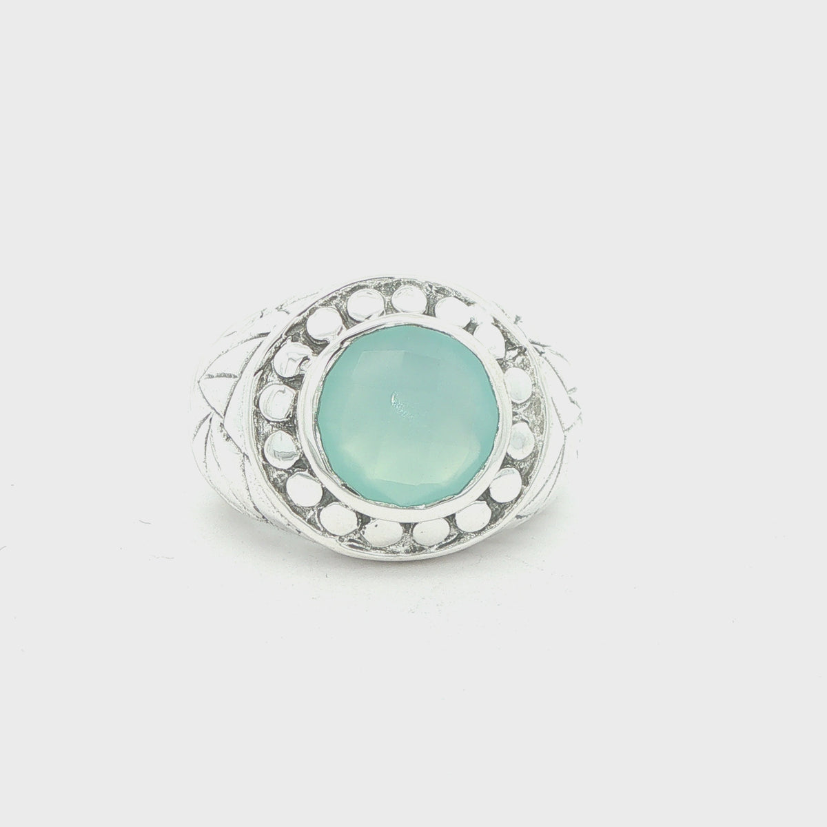Estate Vintage Sterling Silver Chalcedony Ring – Engraved Band