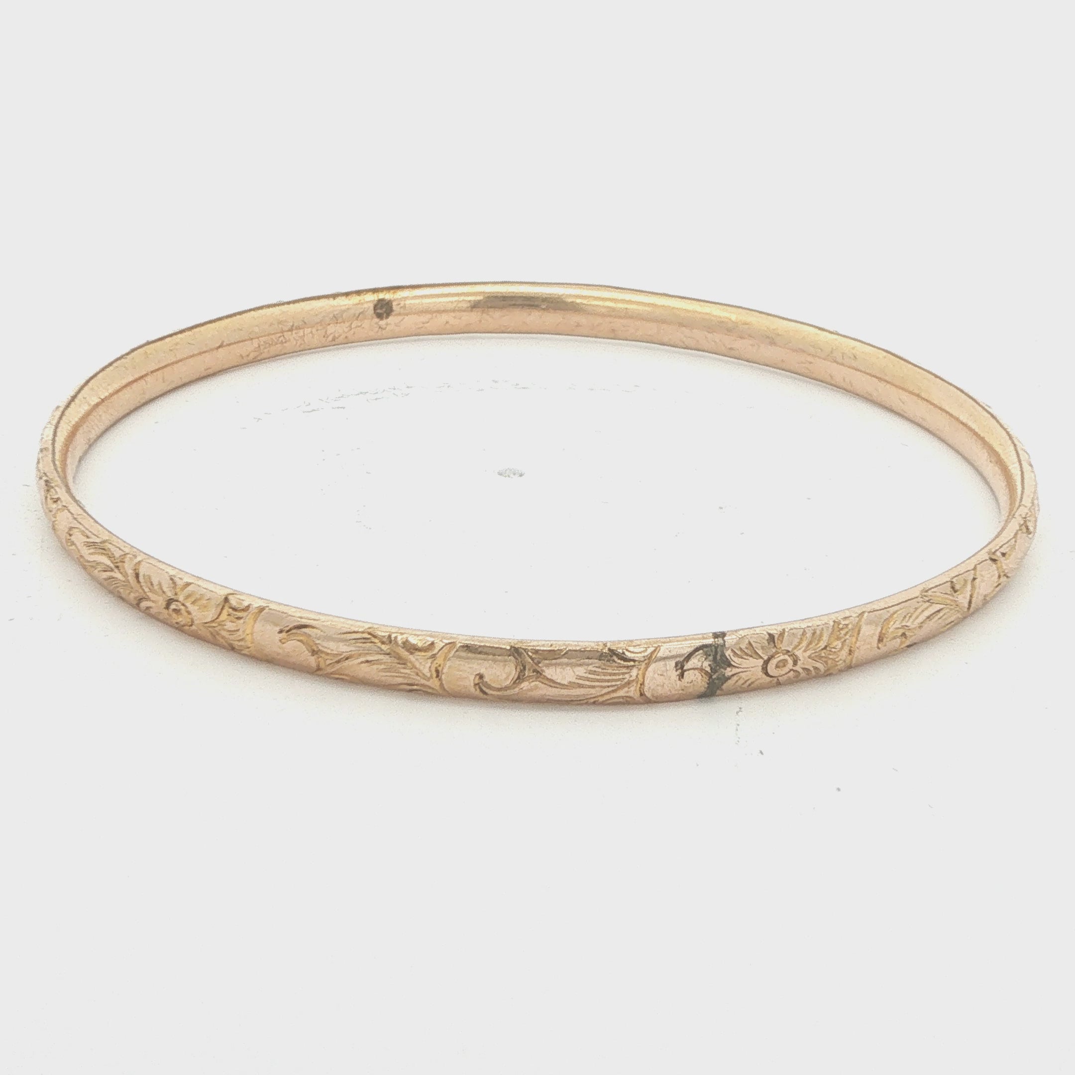 Circa 1950s–1960s Estate Child's Gold Filled Engraved Floral Round Bangle Bracelet 54mm