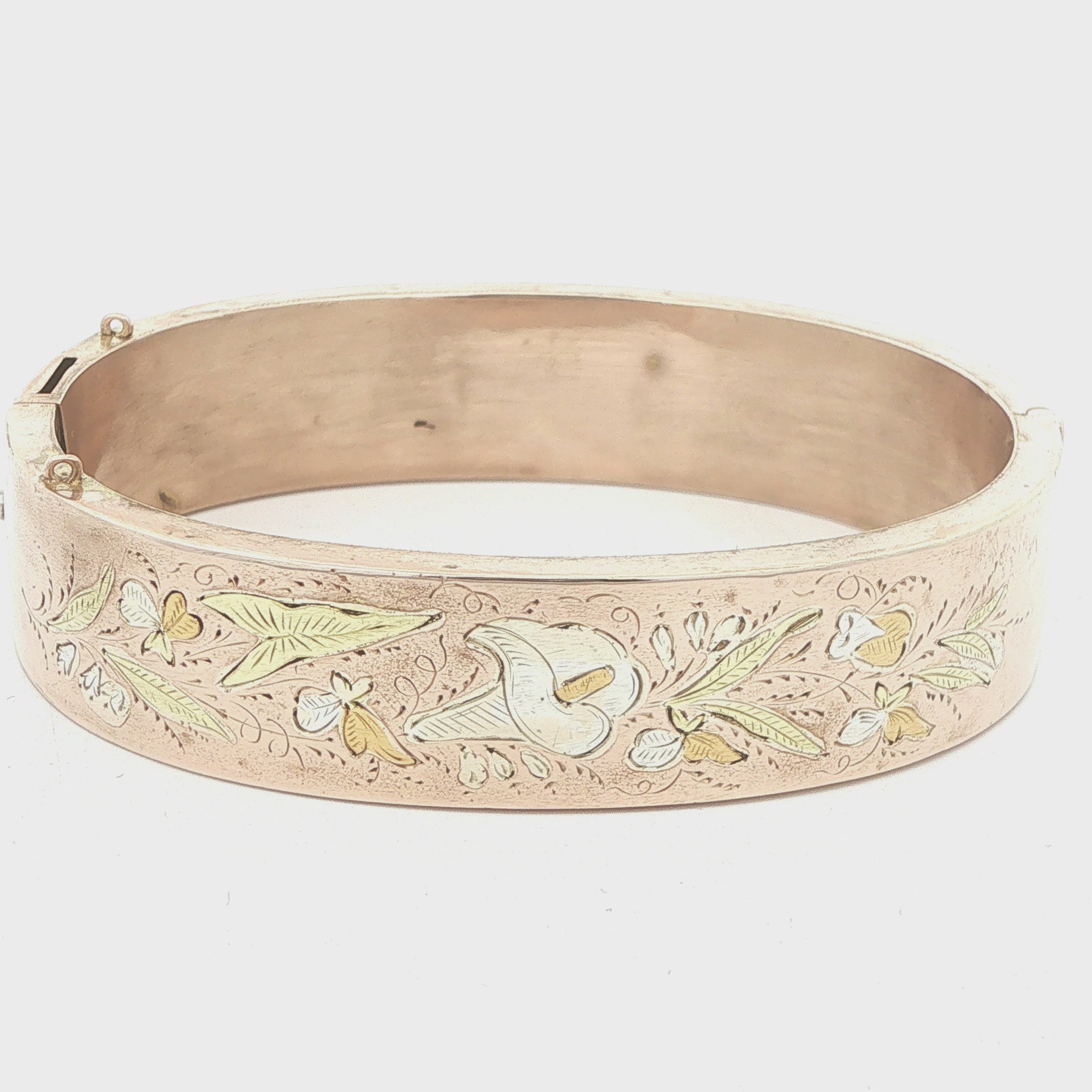 Circa Early 1900s Vintage Estate 14K Gold Hollow Engraved Floral Hinged Bangle Bracelet