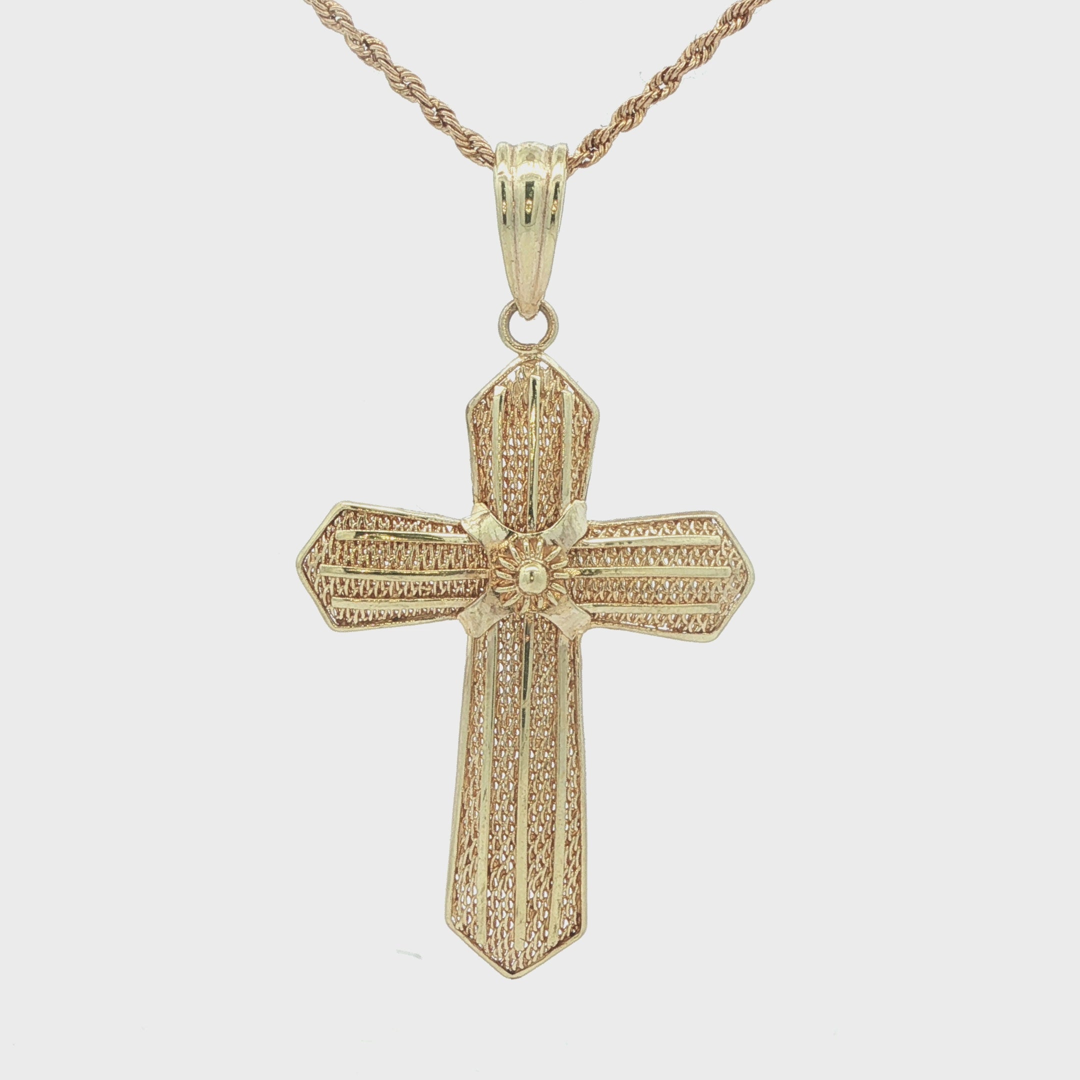 Estate 18K Yellow Gold Textured Cross Pendant – Late 20th Century (Circa 1970s–1980s)