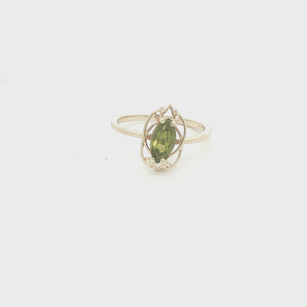 Estate Vintage 10k Yellow Gold Natural Marquise Peridot Ring (c. 1970s–1980s)