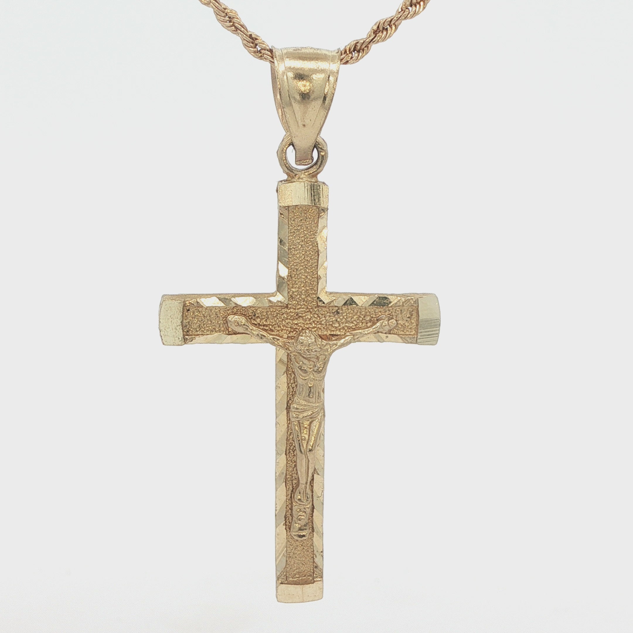 Estate 14K Yellow Gold Diamond-Cut Crucifix Pendant – Classic 1990s Era