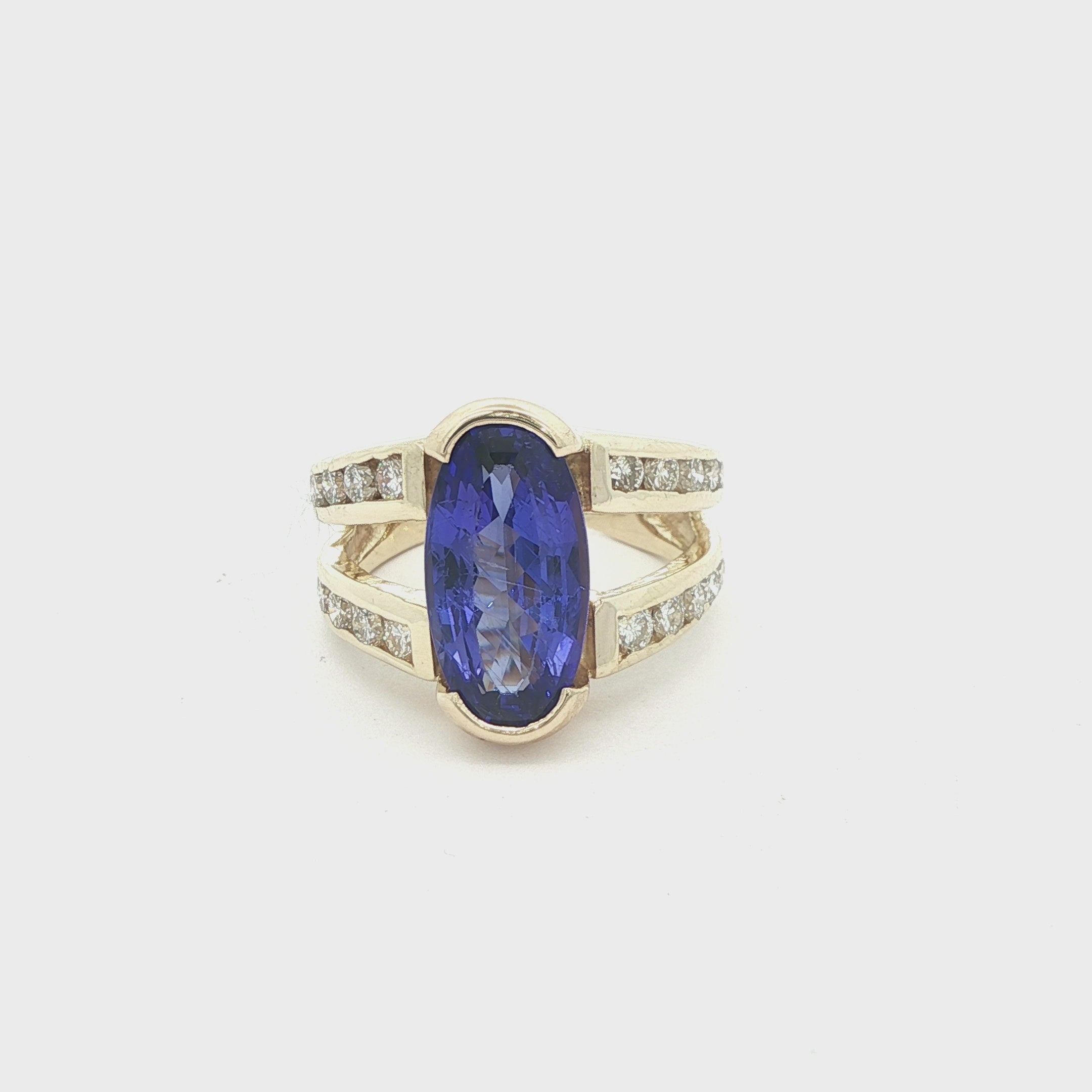 Vintage Estate 14K Yellow Gold Tanzanite Ring – Circa 1980s