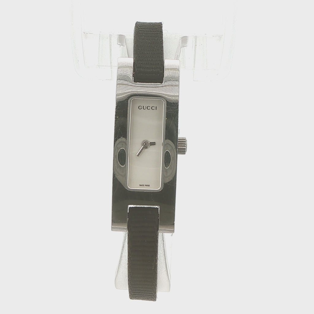Estate Vintage Gucci Swiss Quartz Rectangle Wristwatch 33mm White Dial with Original Genuine Leather Band