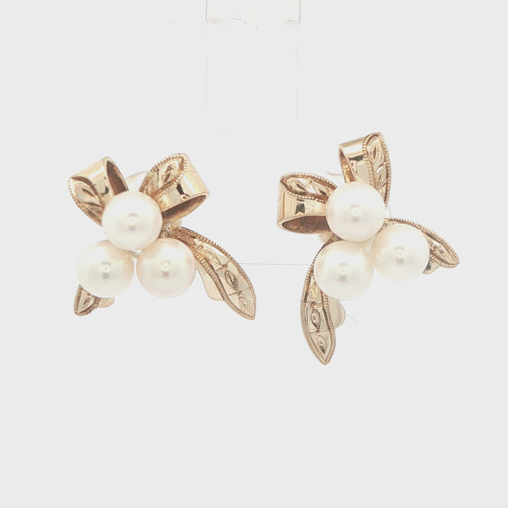 Estate Vintage 14K Yellow Gold Natural Cream-White Pearl Leaf Cluster Earrings Circa 1950s–1960s