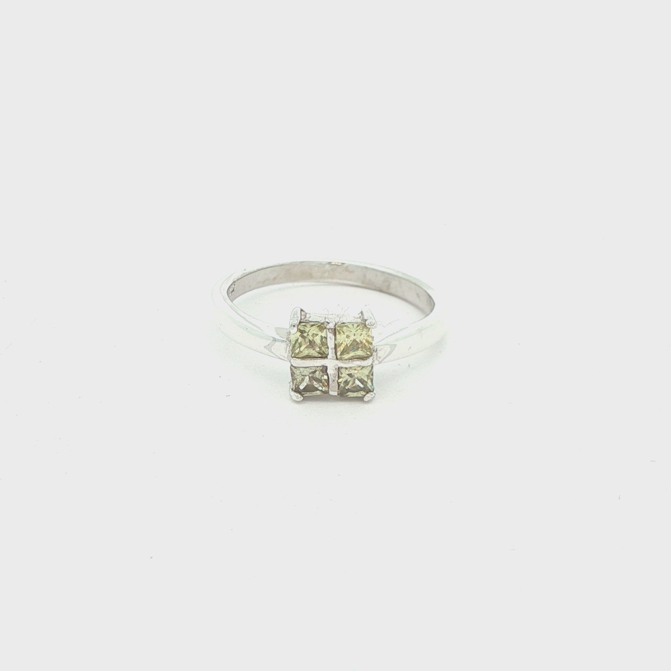 Estate Sterling Silver Peridot Four-Stone Ring Size 8