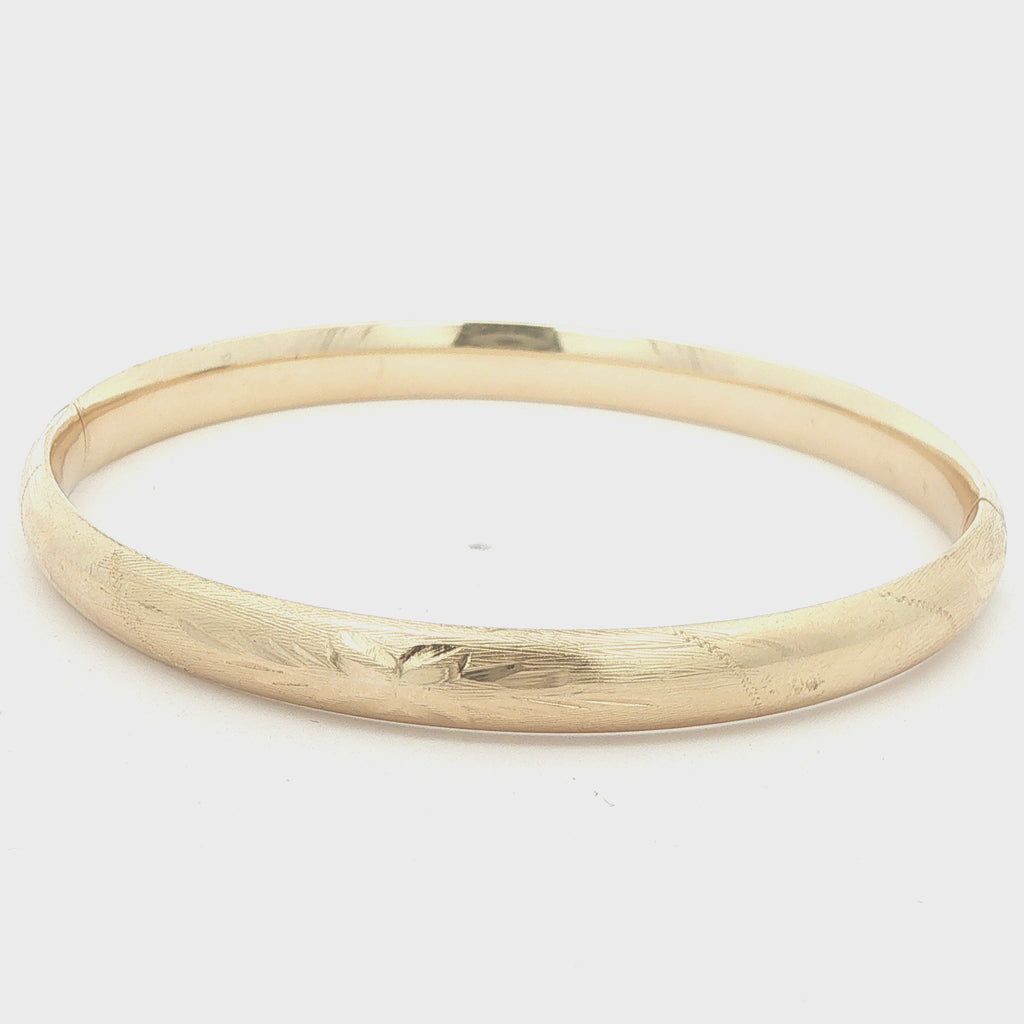 Vintage 14K Yellow Gold Engraved Hinged Bangle Bracelet 6.2mm