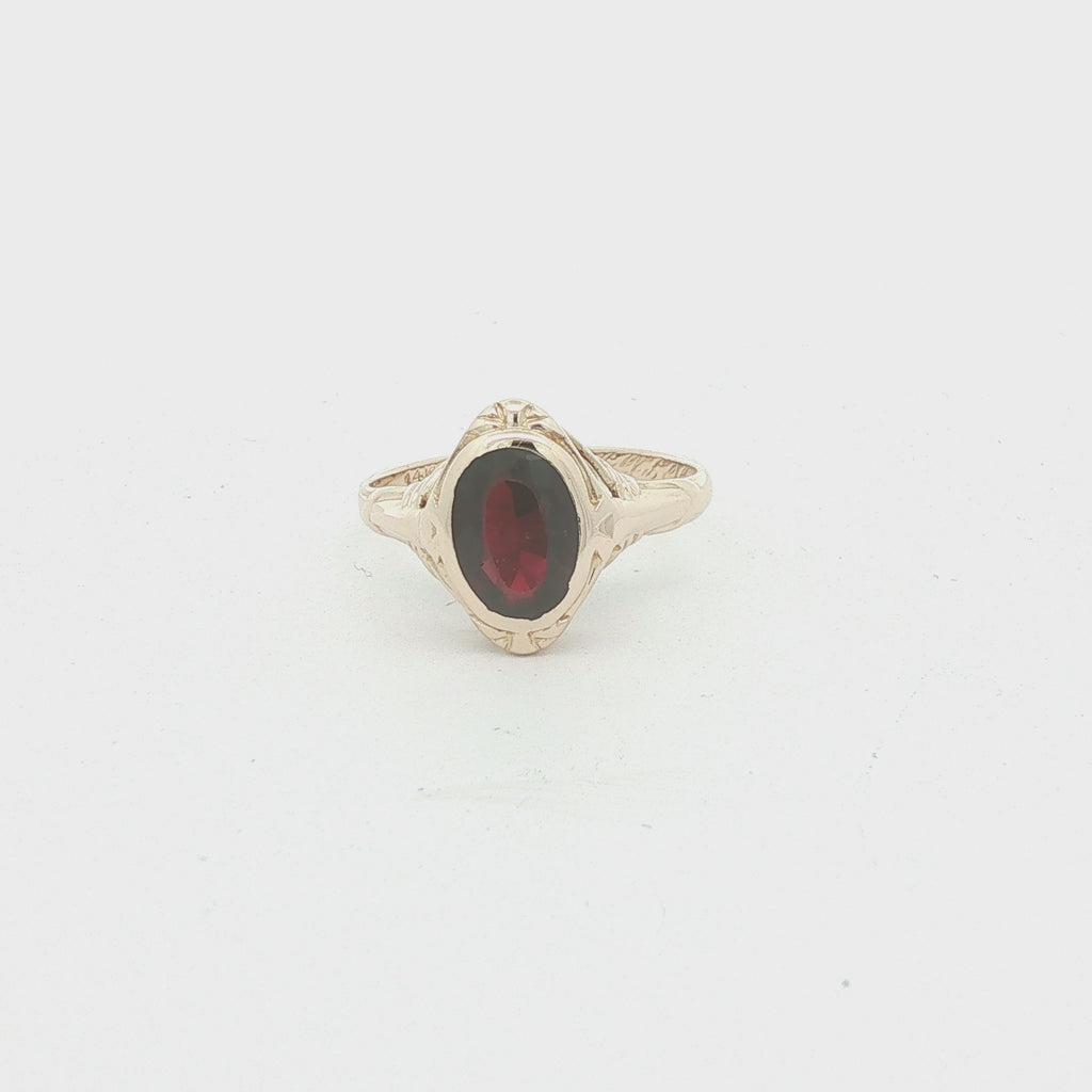 Vintage 1930s Estate Natural Garnet 14k Yellow Gold Filigree Ring