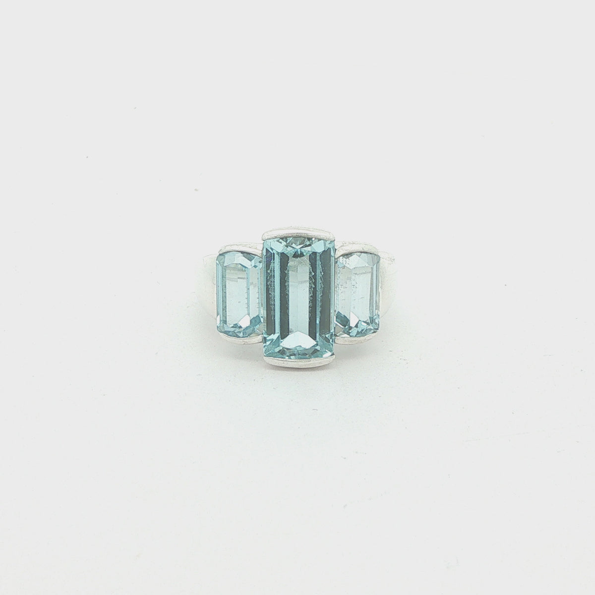 Vintage Estate Sterling Silver Three-Stone Aquamarine Ring – SZ 7