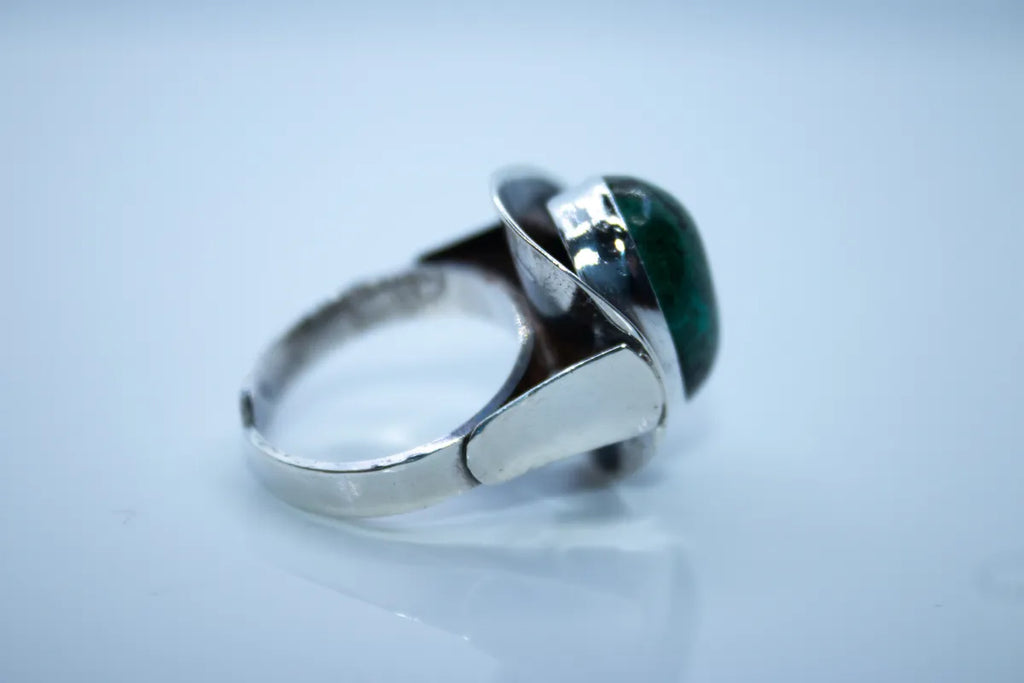 Sterling Silver Oval Malachite Ring